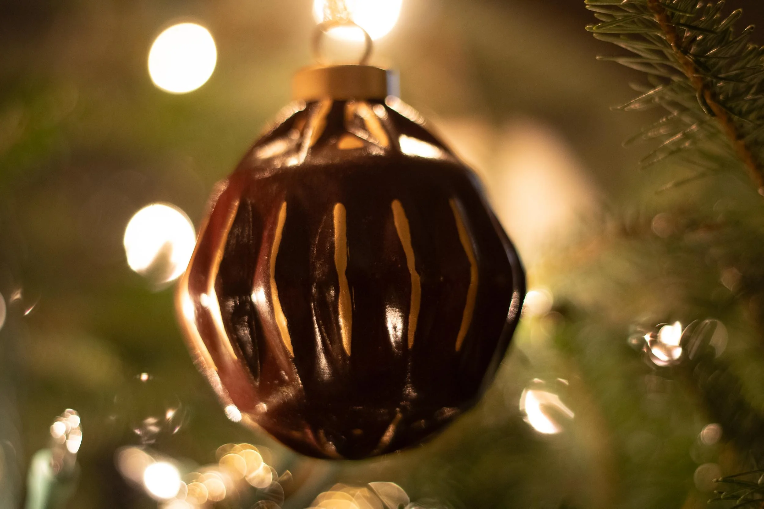 Retro Diamond Ornament - on Tree - Web-2.jpg