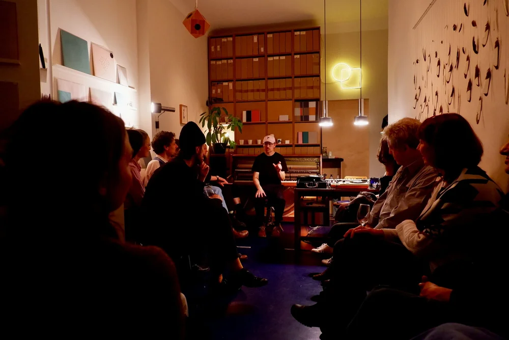  Rauelsson interaction with audience after his concert 