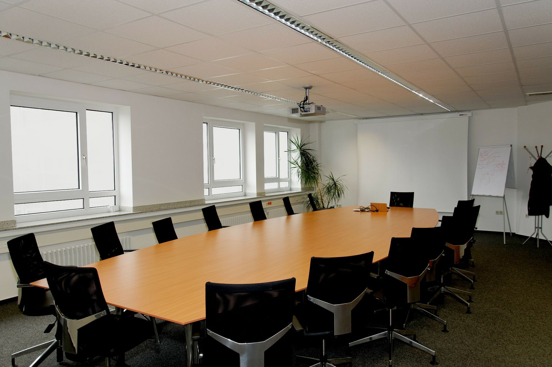 conference-room-338563_1920-opaque.jpg