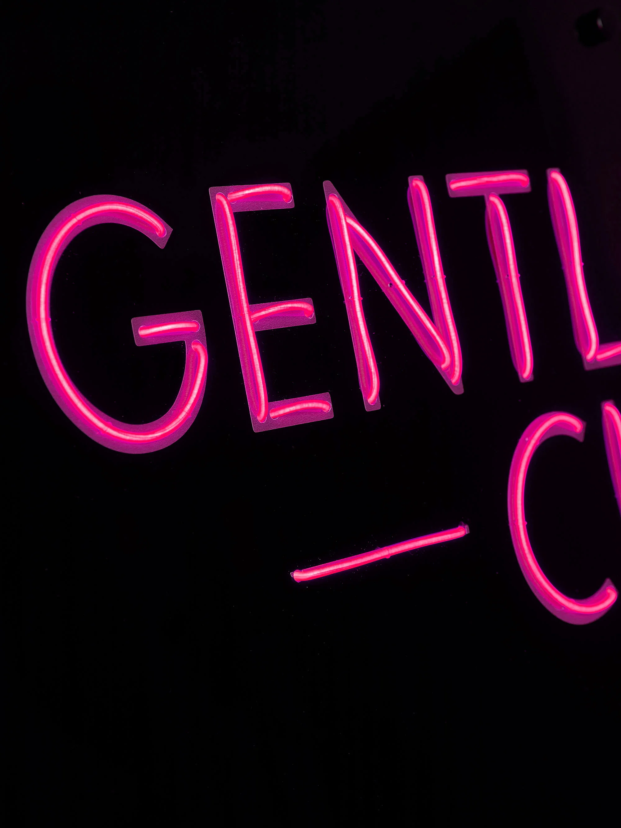 light-up-north-gentleman-pink-neon-03.jpg