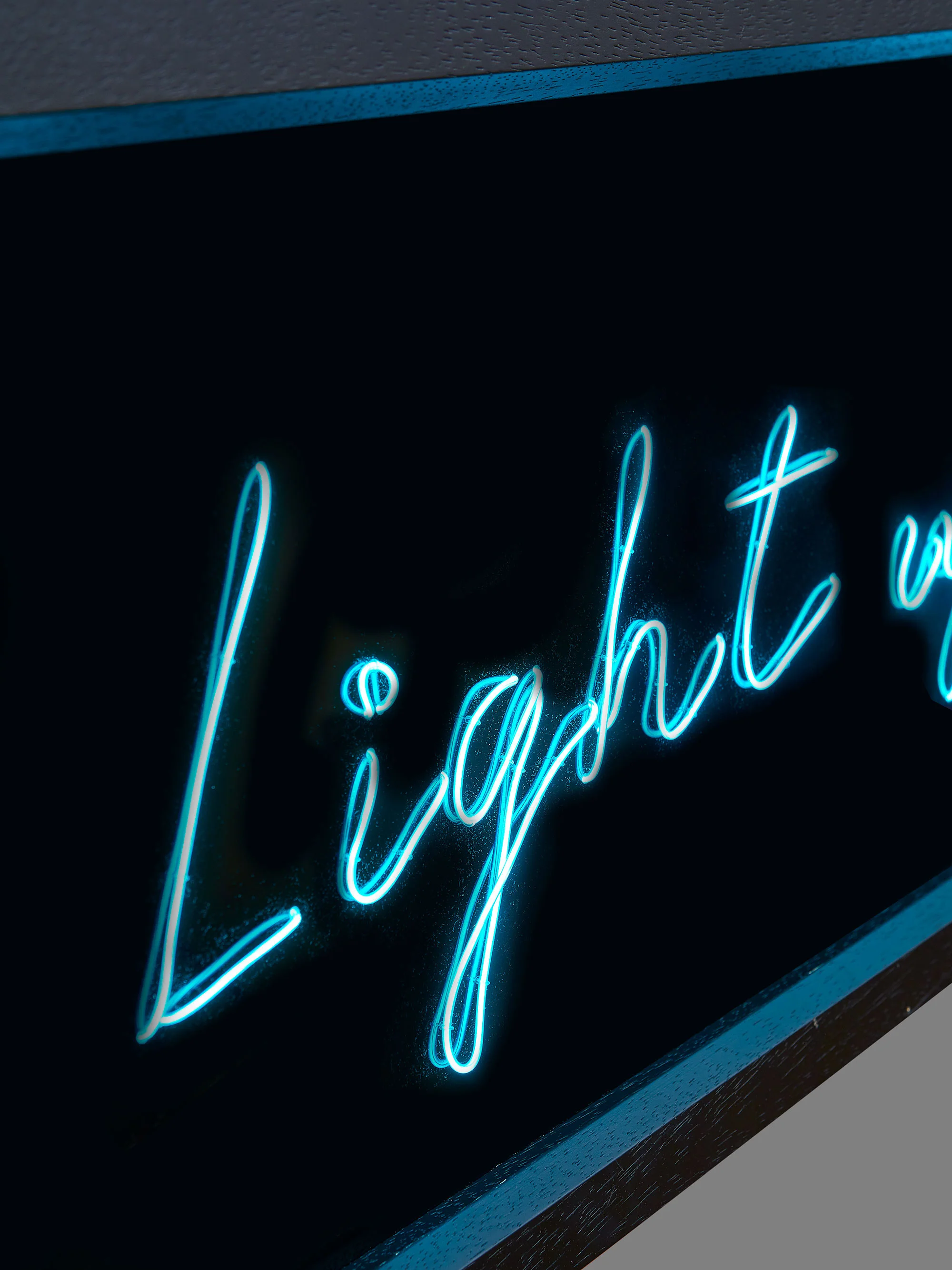 light-up-north-blk_03.jpg