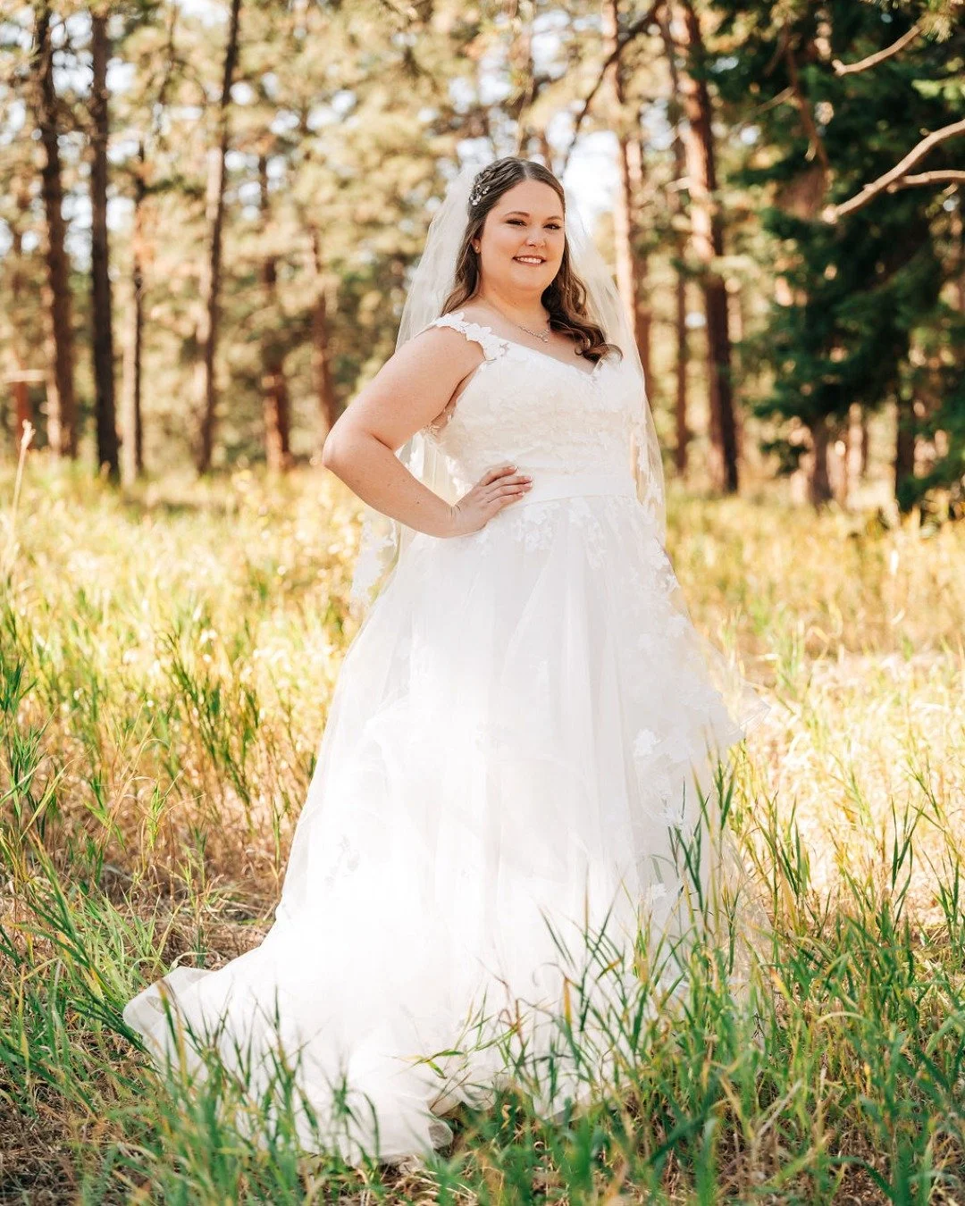 There&rsquo;s nothing better than seeing our bride light up on her big day. Fresh makeup and an easy, timeless hairstyle kept her looking gorgeous all day. ✨

Share this with a bride-to-be who&rsquo;d love this kind of glam.

Photography: @love_and_l