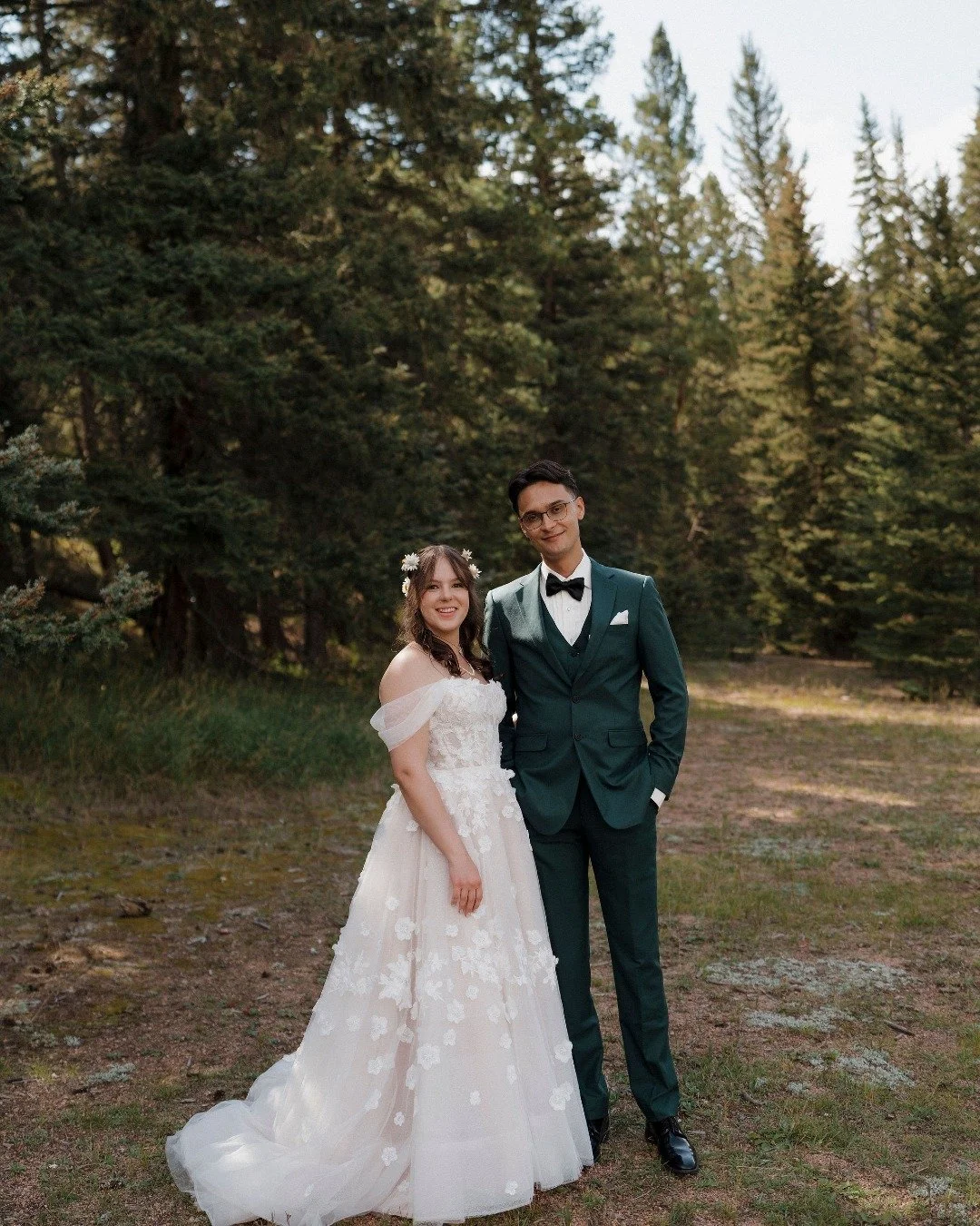 Nature&rsquo;s backdrop, a dreamy gown, and hair that floats with every step. This bridal beauty was everything. 💕

Know a bride planning an outdoor ceremony? Share this inspo with her!

Makeup: @dasharobertsglam
Hair: @glam5280 @chauntastic
Photo: 