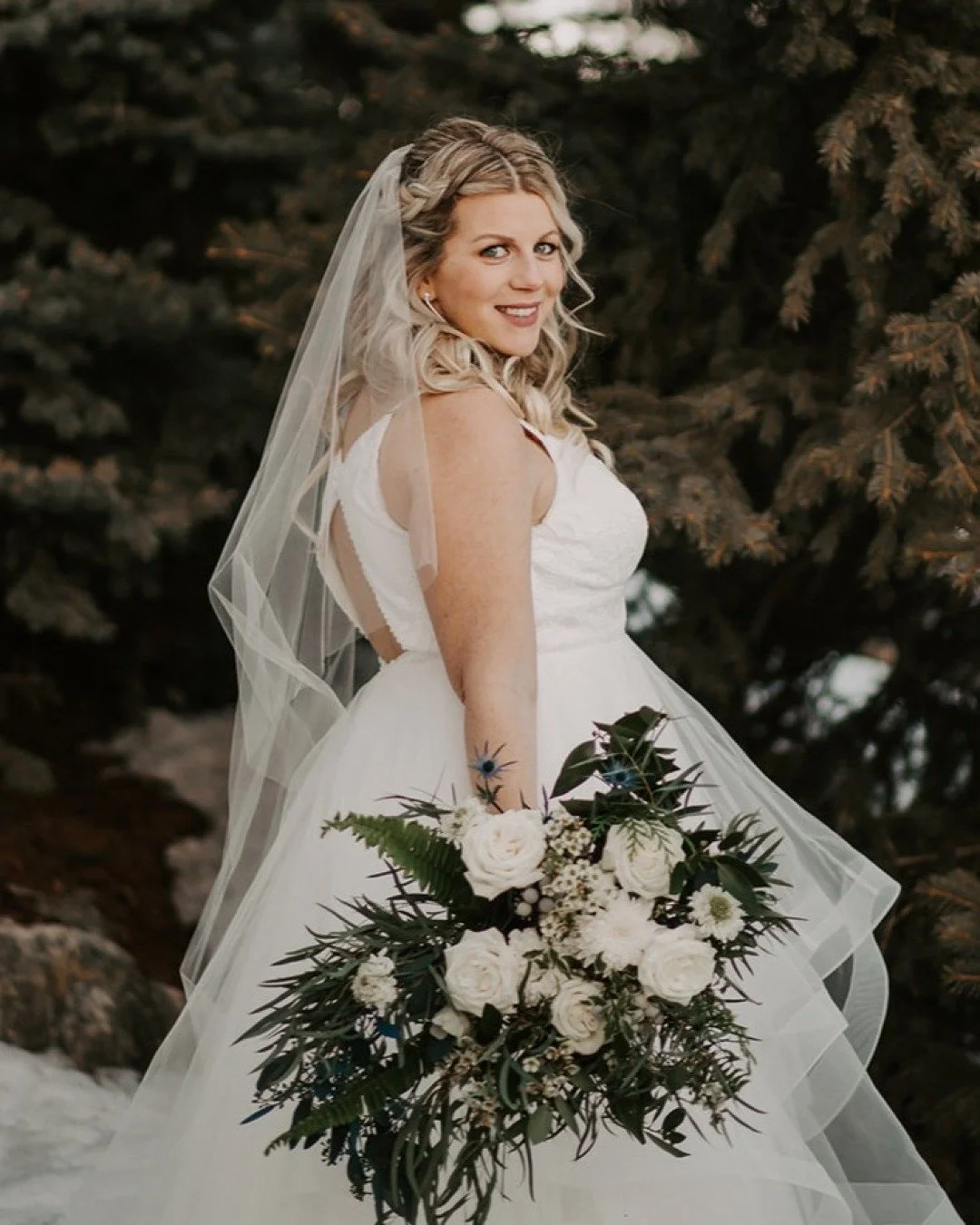 We love creating looks that let the joy shine through. For our bride, it was all about soft touches and a natural finish. 💕

Want this kind of effortless glam for your big day? Let&rsquo;s make it happen.

Photographer: @mecheausinaphotography
Styli
