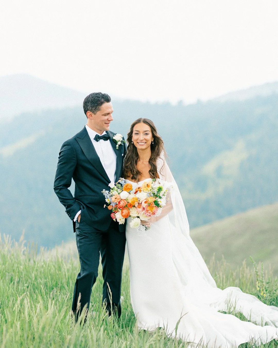 Our bride&rsquo;s soft glam was the perfect match for this joyful moment. Simple, timeless, and stunning. 💫

Tag a bride-to-be who would love this timeless style.

Photographer: @taylornicolephotography_
Stylists: @chauntastic @the_co_beautytherapis