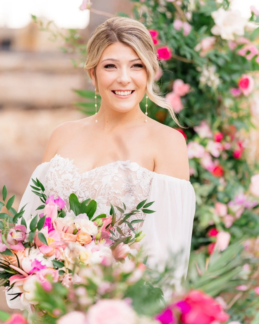 Whimsical, radiant, and full of color. We&rsquo;re still swooning over this look from our Brookside Gardens styled shoot. ✨

Venue + catering: @brooksideweddingsandevents
Photographer: @britnigirardphoto
Videographer: @britnigirardphoto
Florals and d
