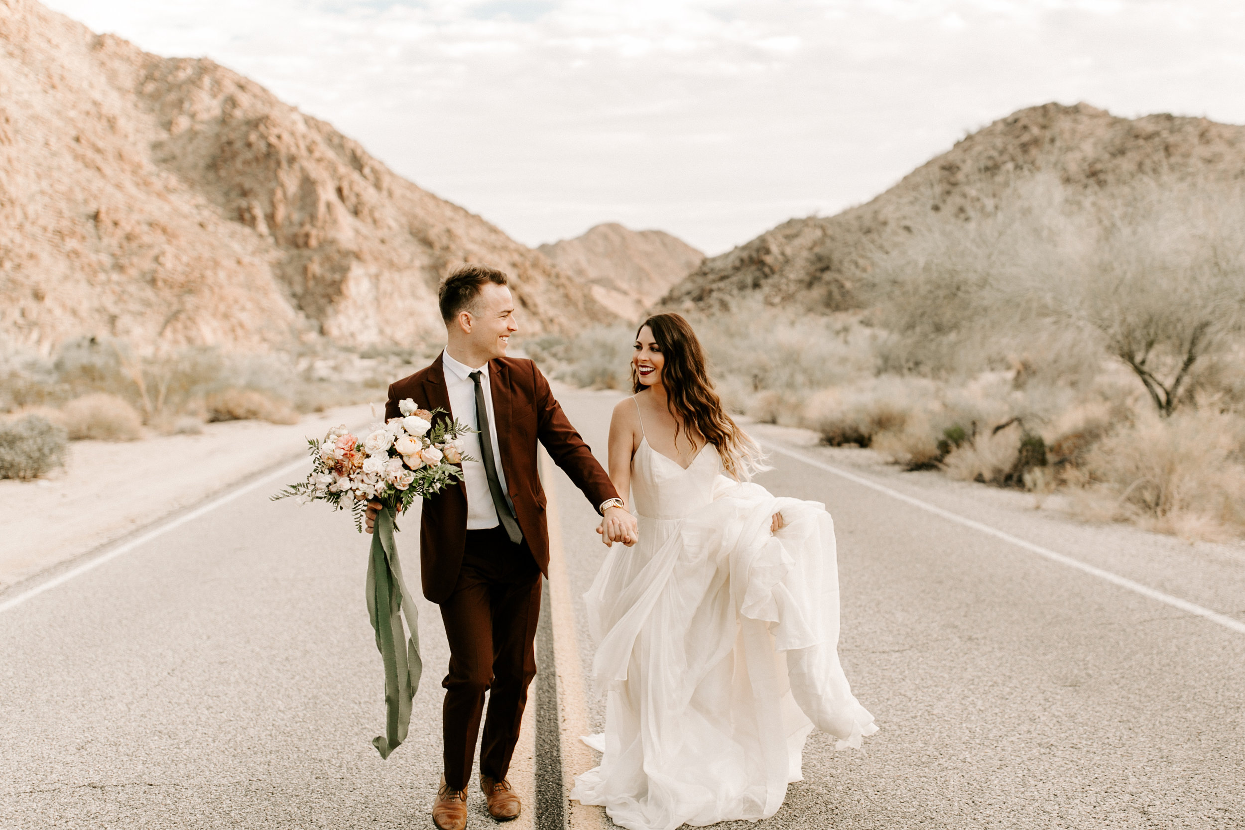 DawnCharlesPhotographerJOSHUATREEelopementrachelandandrew-17.jpg