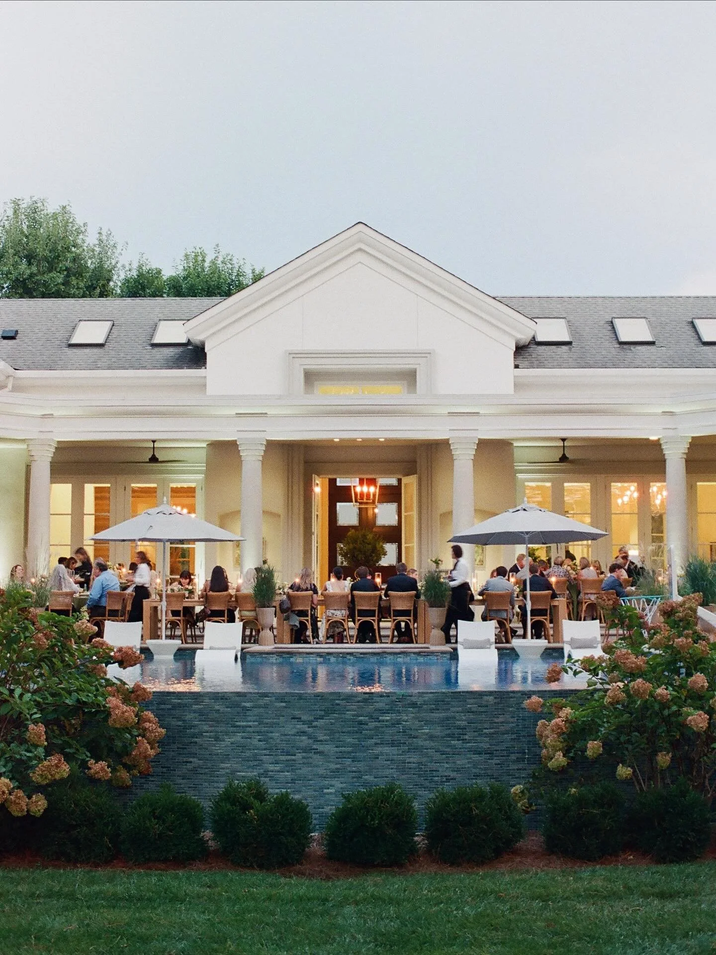 The evening before forever for Jessie + Joseph✨ 
⠀⠀⠀⠀⠀⠀⠀⠀⠀
Surrounded by candlelight, laughter, and intentional design details, the night felt effortlessly elegant and deeply personal. A backyard dinner that captured exactly what this weekend was all