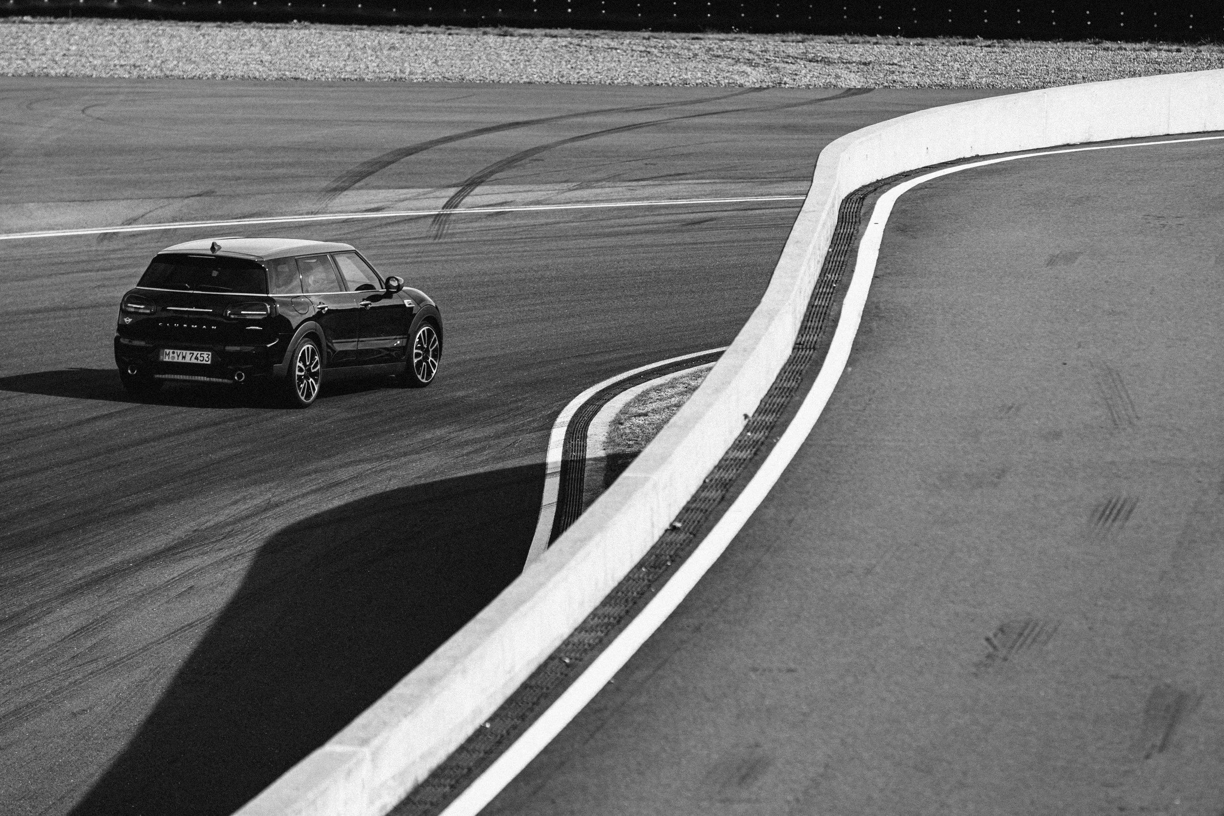 251_MINI_Thrills_Tag.jpg