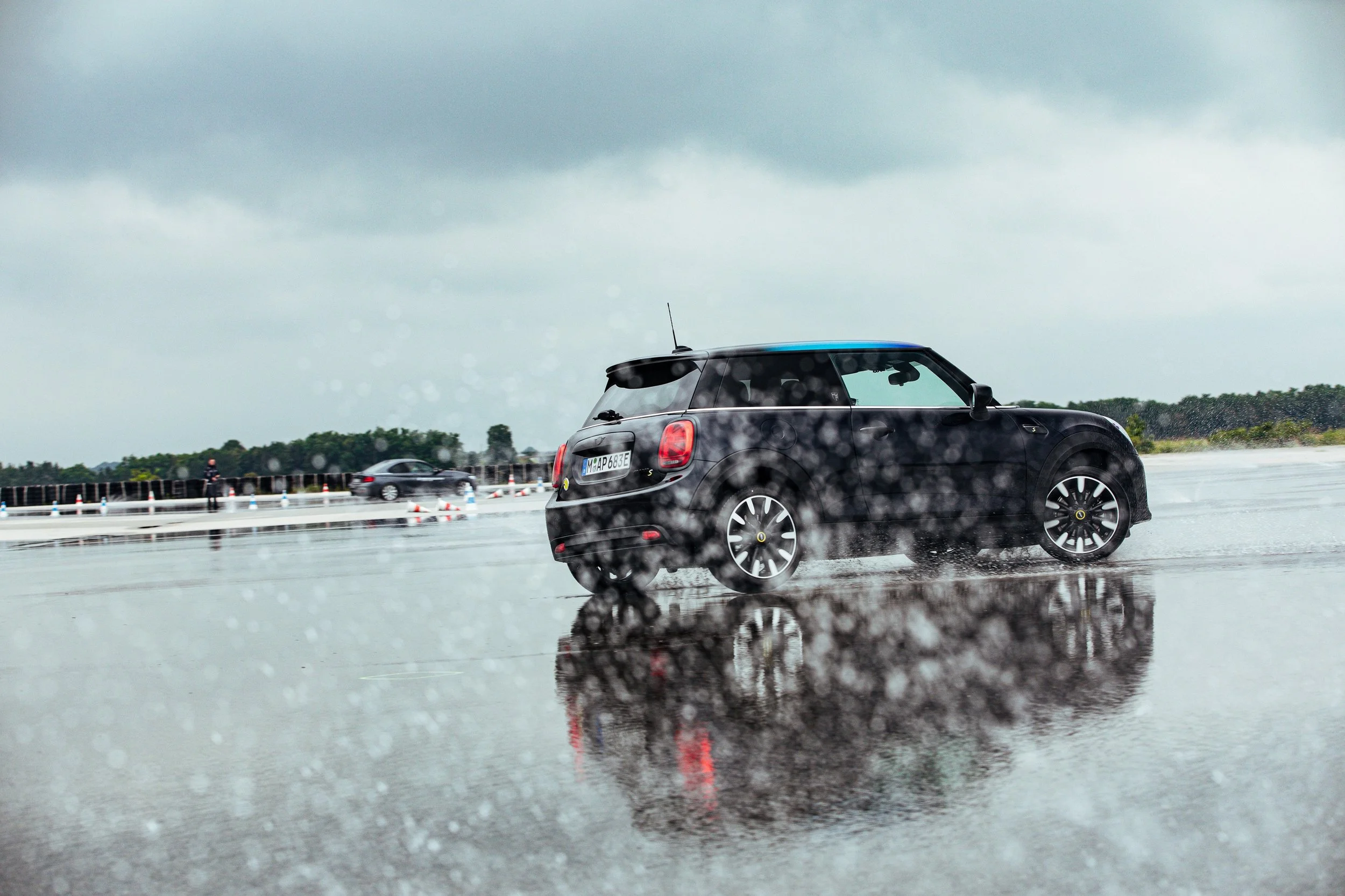 MINI_Cooper_SE_188.jpg