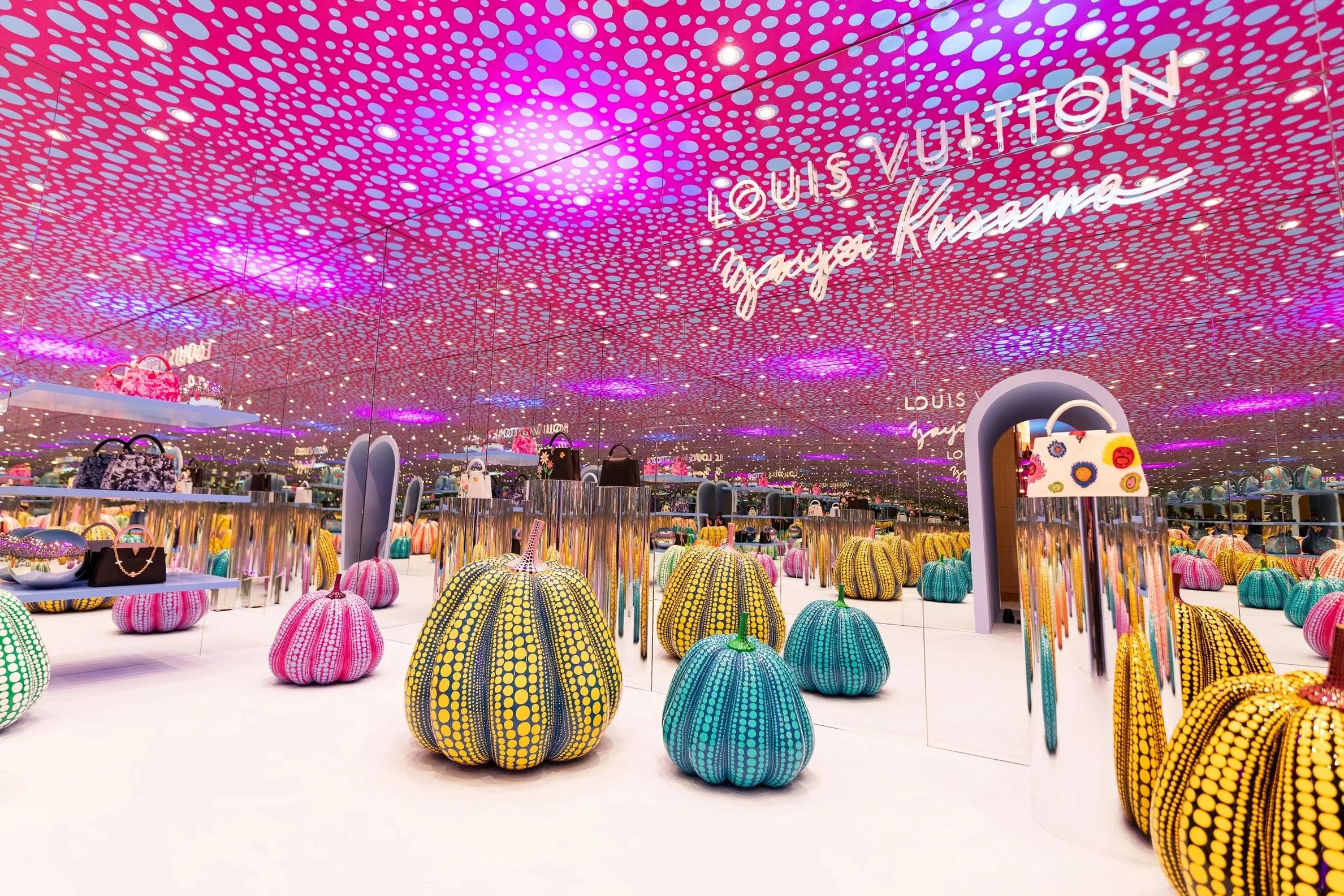 LOUIS VUITTON STORES