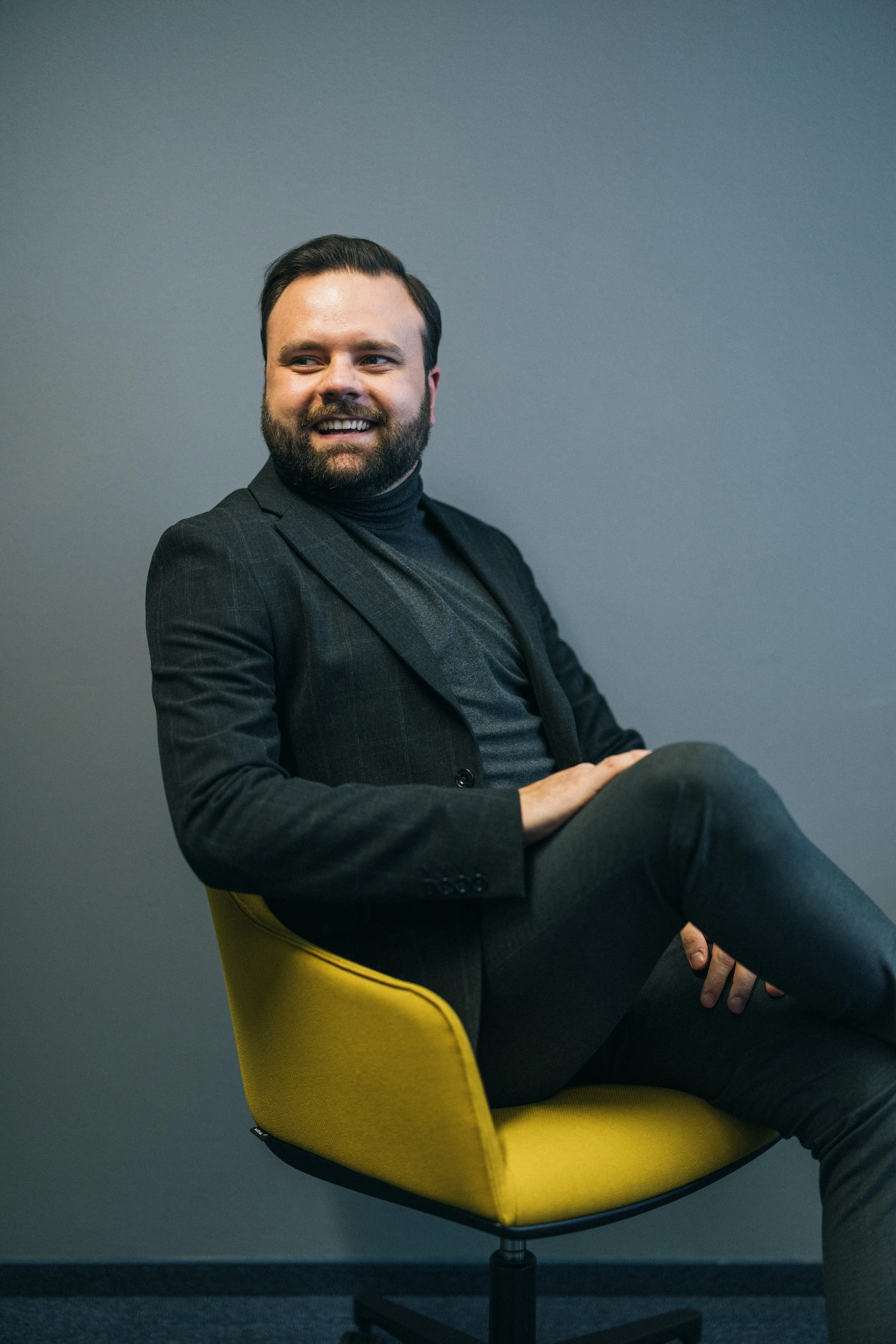 Final_YelloChair_YKP_0949.jpg