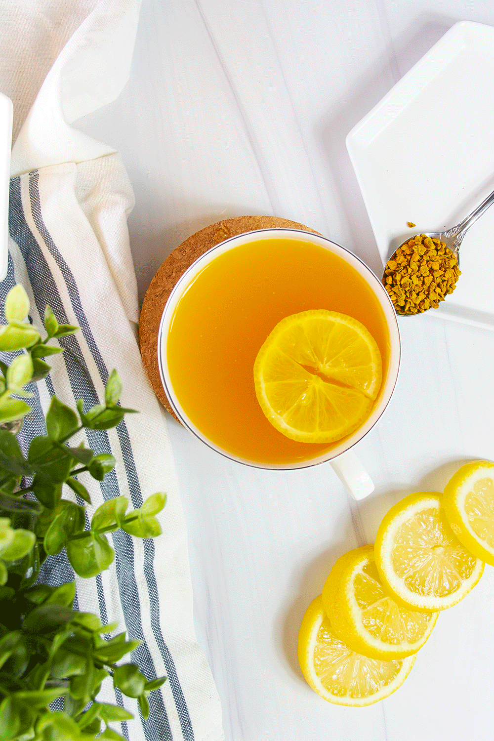 Tumeric-Tea-with-Lemon-Gif.gif