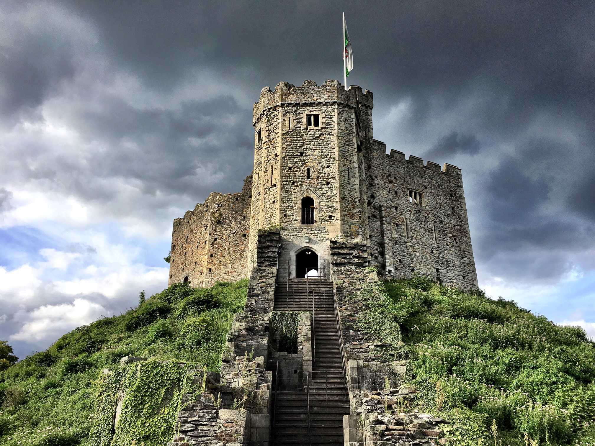 Cardiff-Castle-Cardiff-Wales-UK.jpg
