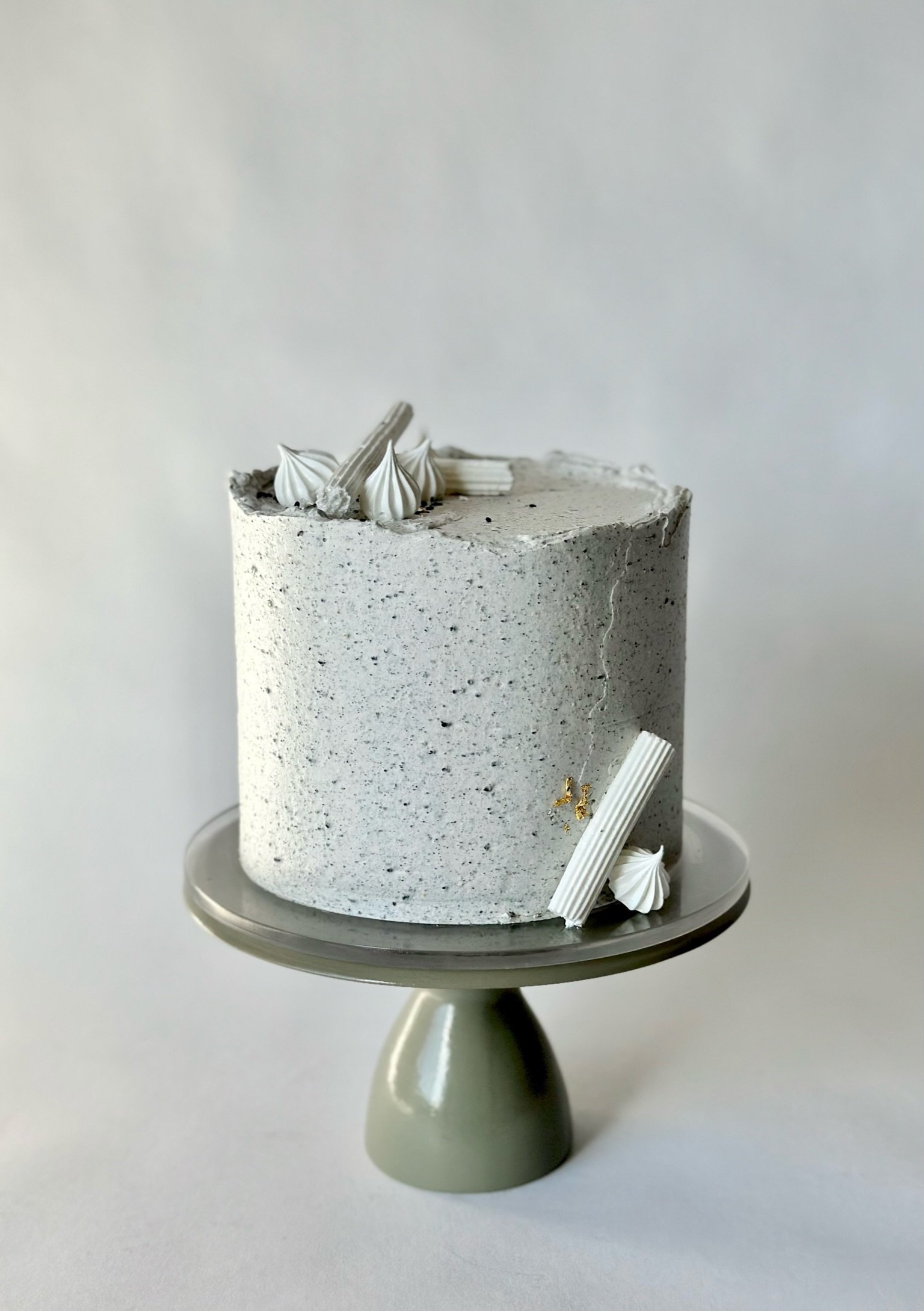 Black Sesame Crunch Cake