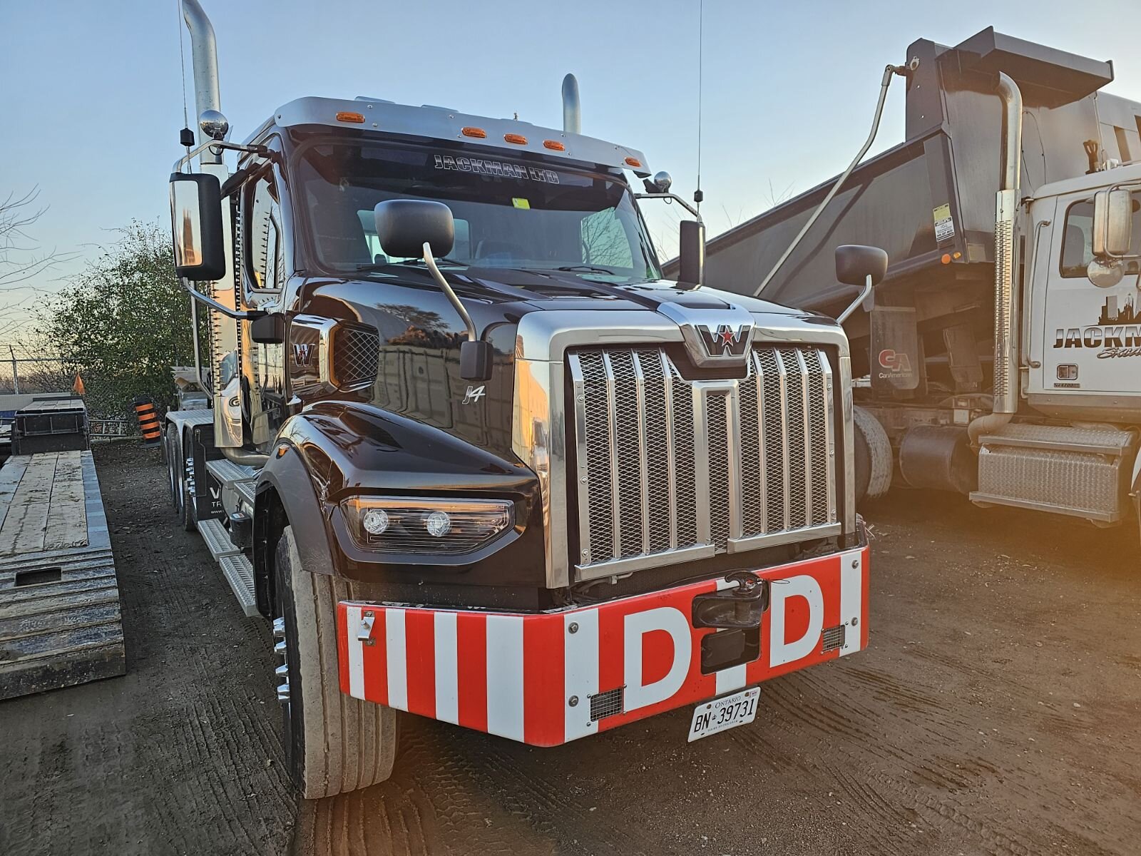 As one of Eastern Ontario&rsquo;s few providers of float services, we have a long history of moving heavy equipment required in the infrastructure and construction industry. Our company has trucks available and can move all types of equipment. Our ca