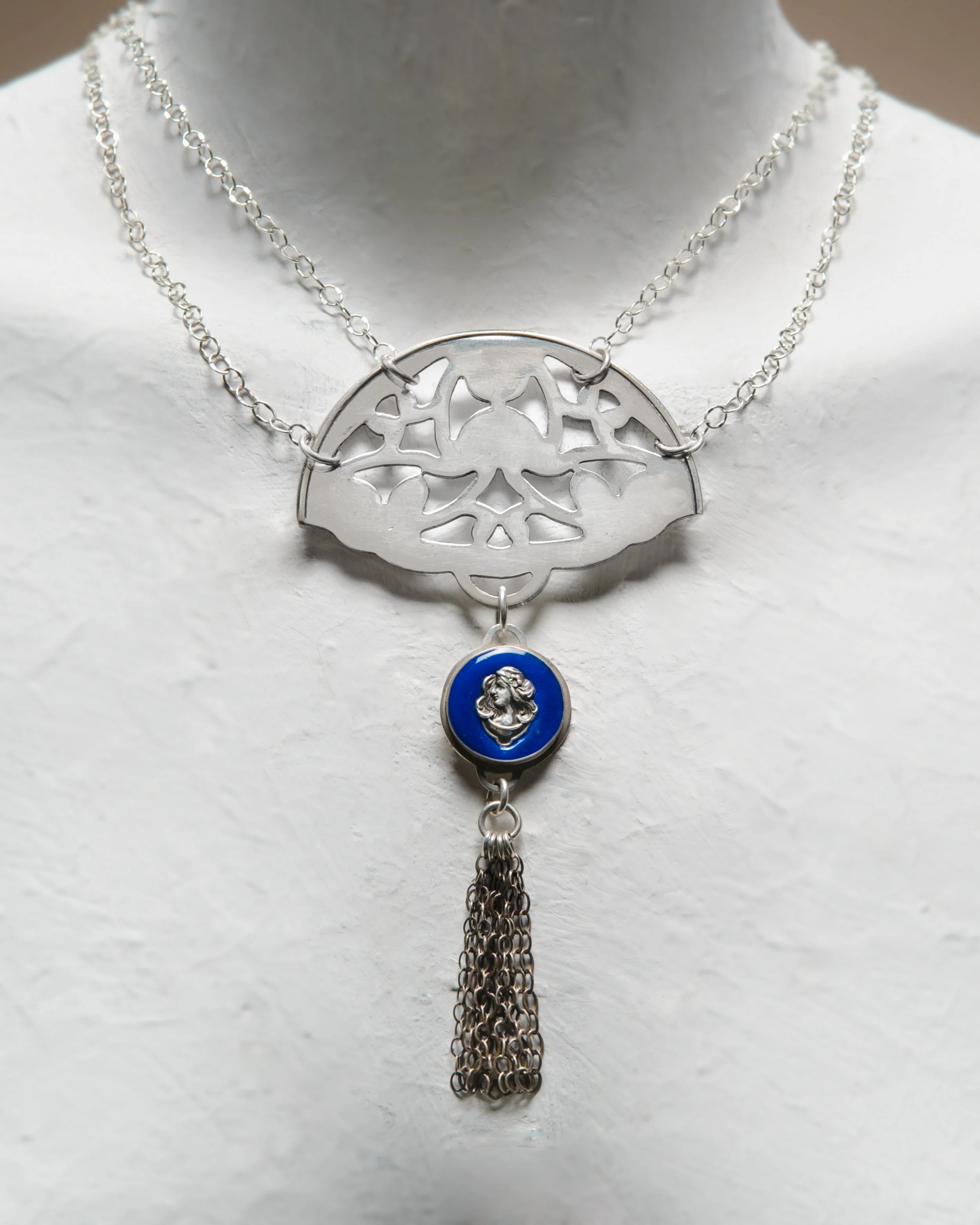 Necklace Blue Belle.jpg