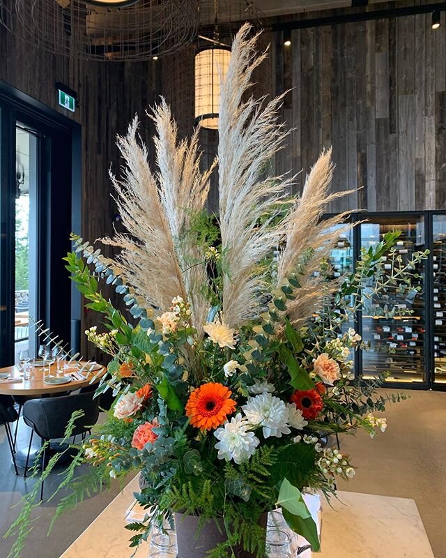 For all your floral wishes
@floraltherapykelowna &amp; delicious wine 
@cedarcreekwine 
#cedarcreekwine #cedarcreekwinery #floraltherapykelowna #kelowna #wine #winelovers #pampasgrass #okanaganwineries #okanaganwine #livingmybestlife #grateful #thank