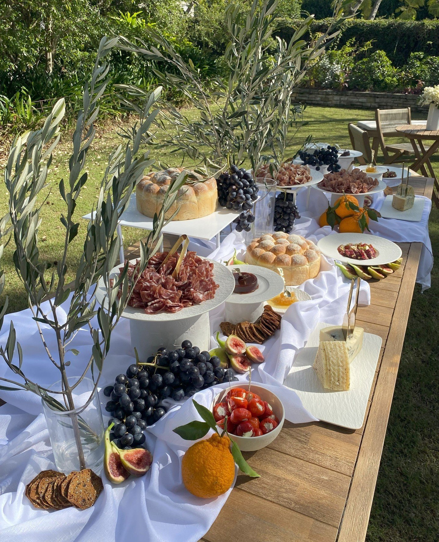 When the grazing table is too perfect to touch🫒⁠
⁠
We had to hurry and get the shot before the guests could indulge in the cr&egrave;me-de-le-cr&egrave;me of grazing stations, complete with the most delicious artisan meats, cheeses and oh-so-fluffy 