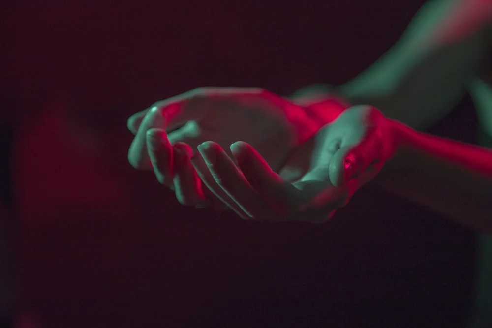 hands_web.jpg