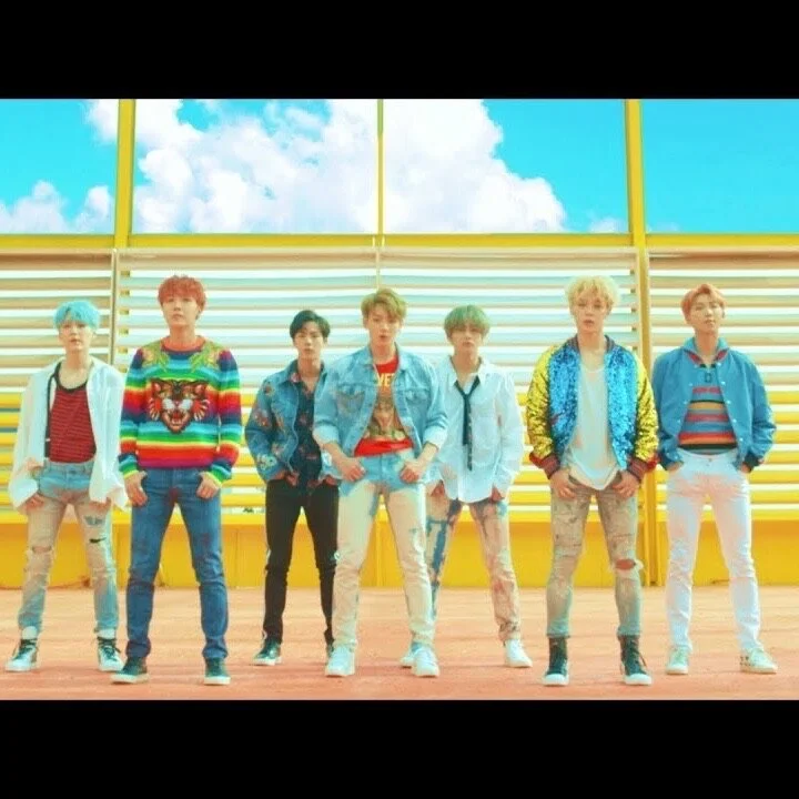 "DNA" MV Reaches 1 Billion Views on YouTube