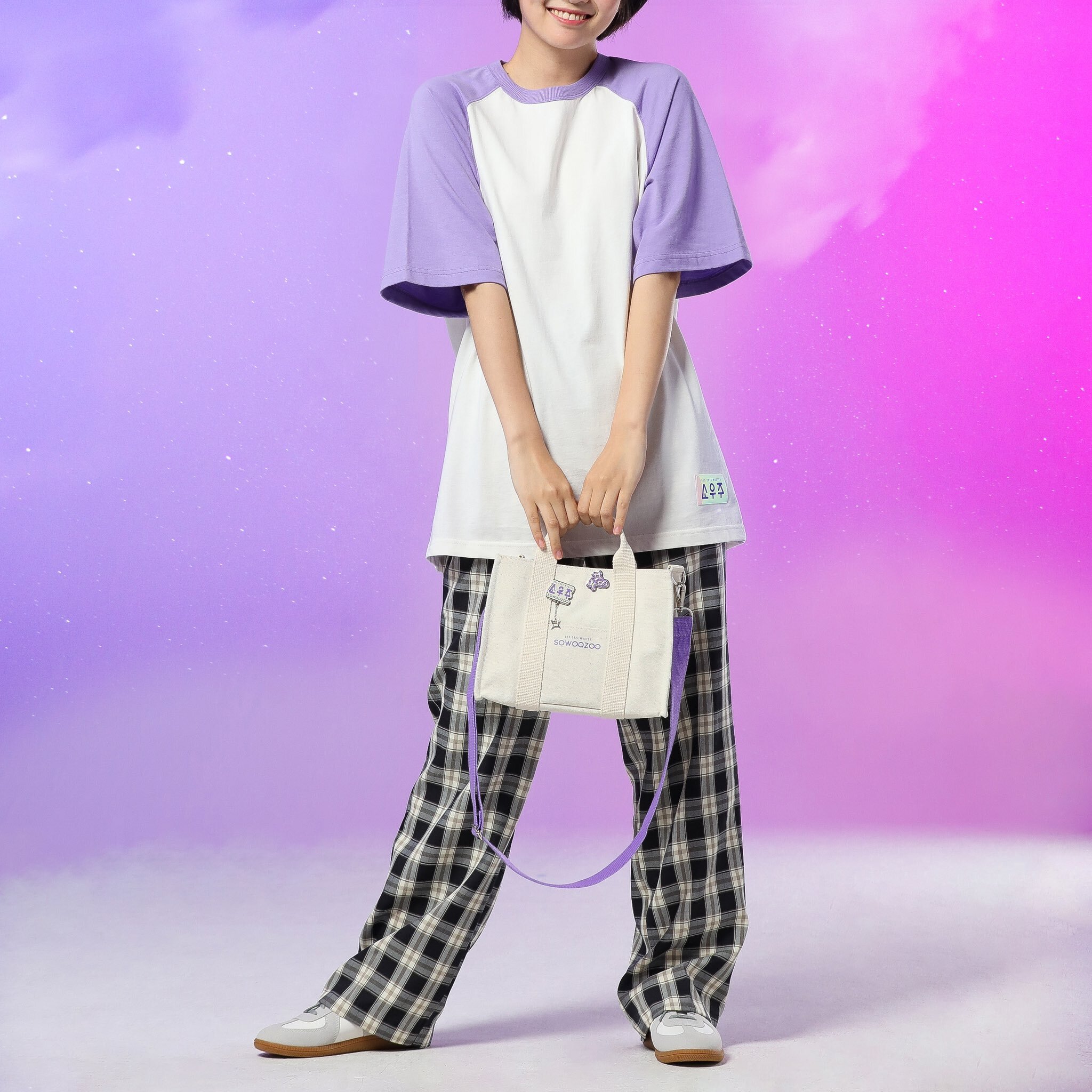 SOWOOZOO raglan short sleeve t shirt purple and ivory with the mini bag in ivory