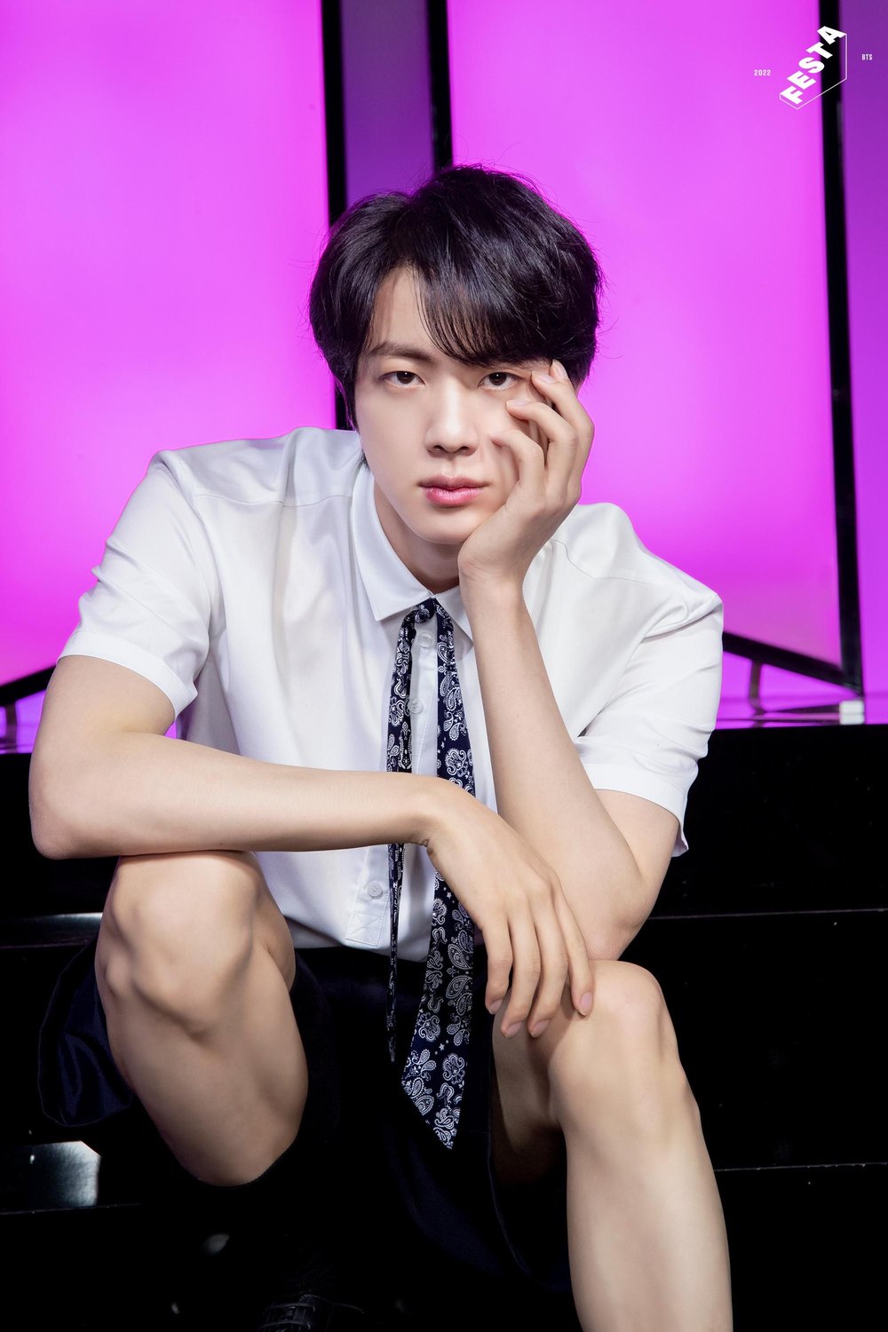 2022-BTS-FESTA-Family-Portrait-Pt2-Jin3.jpg