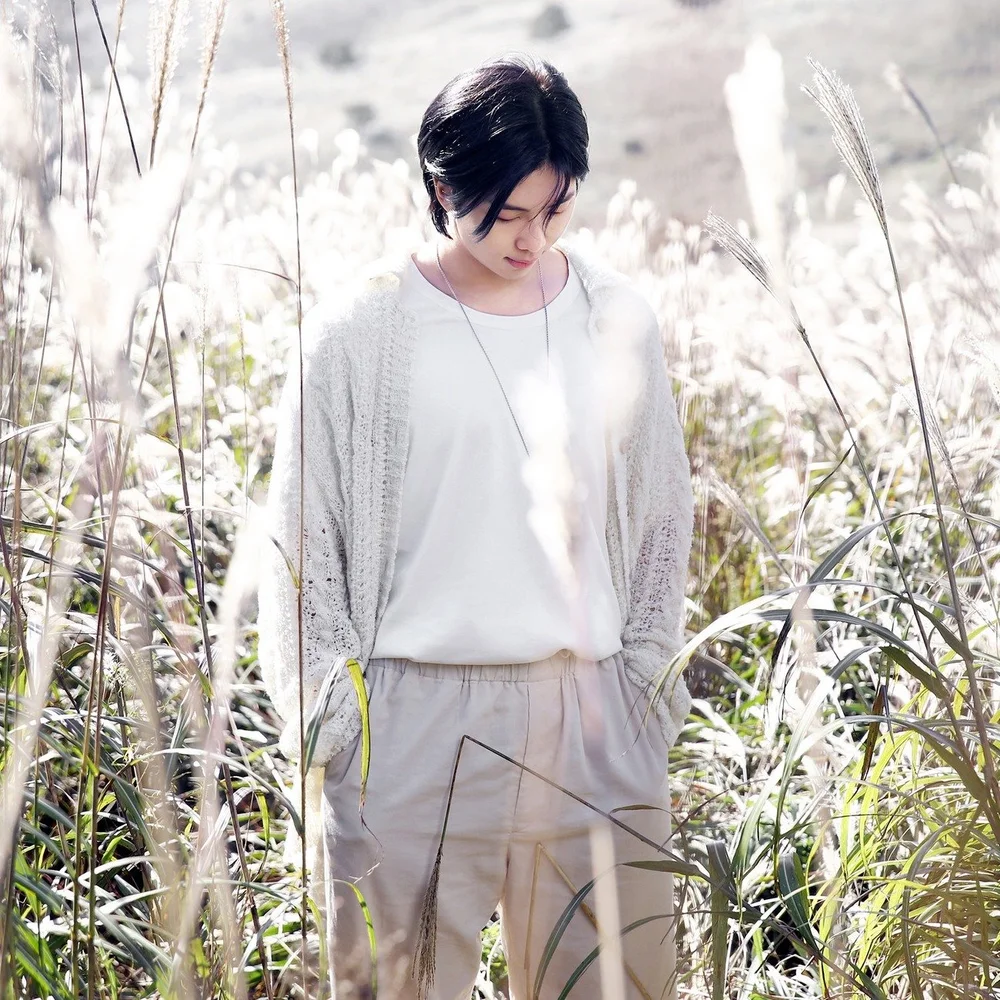 'Indigo' and "Wild Flower" Dominate iTunes Charts All Over The World