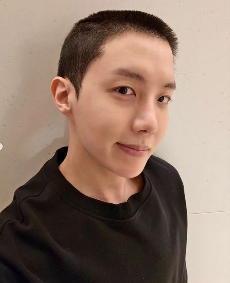 j-hope new haircut posted on his Instagram on April 17, 2023.