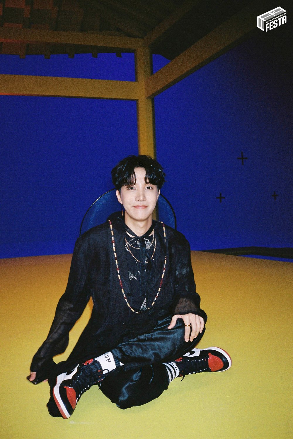 23-BTS-FESTA-Exhibition-Bside-Photos-jhope.jpeg