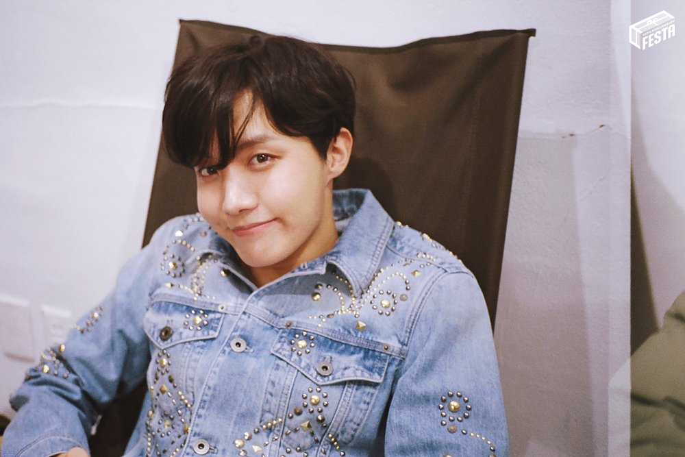 24-BTS-FESTA-Exhibition-Bside-Photos-jhope.jpeg