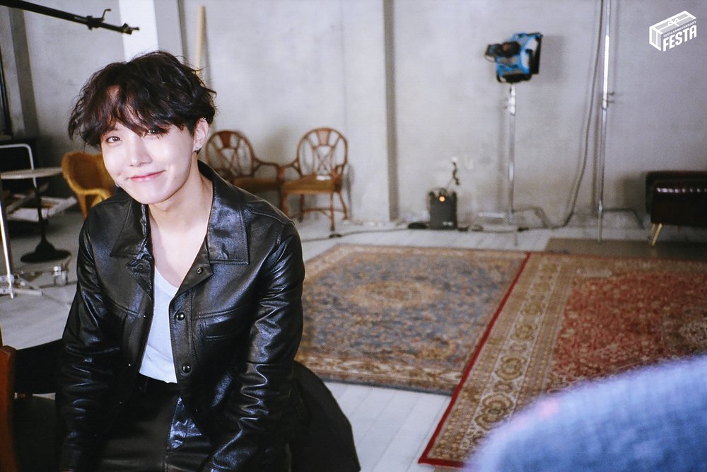 25-BTS-FESTA-Exhibition-Bside-Photos-jhope.jpeg