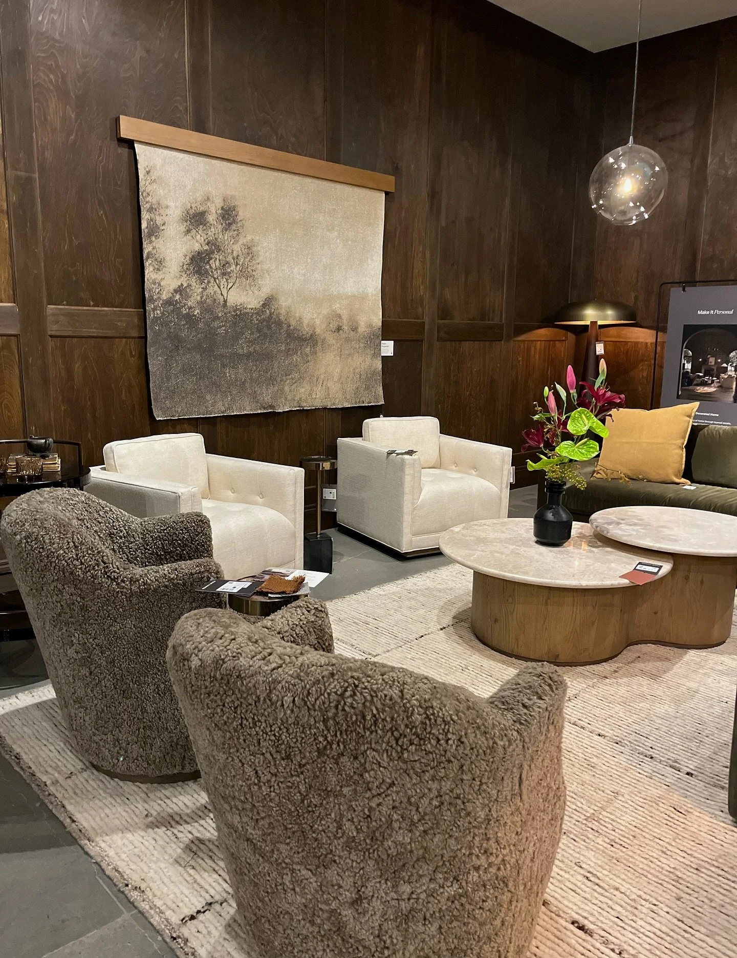 All the good things at one of our favorite trade showrooms 🤎

#Design #InteriorDesign #Designer #Furniture