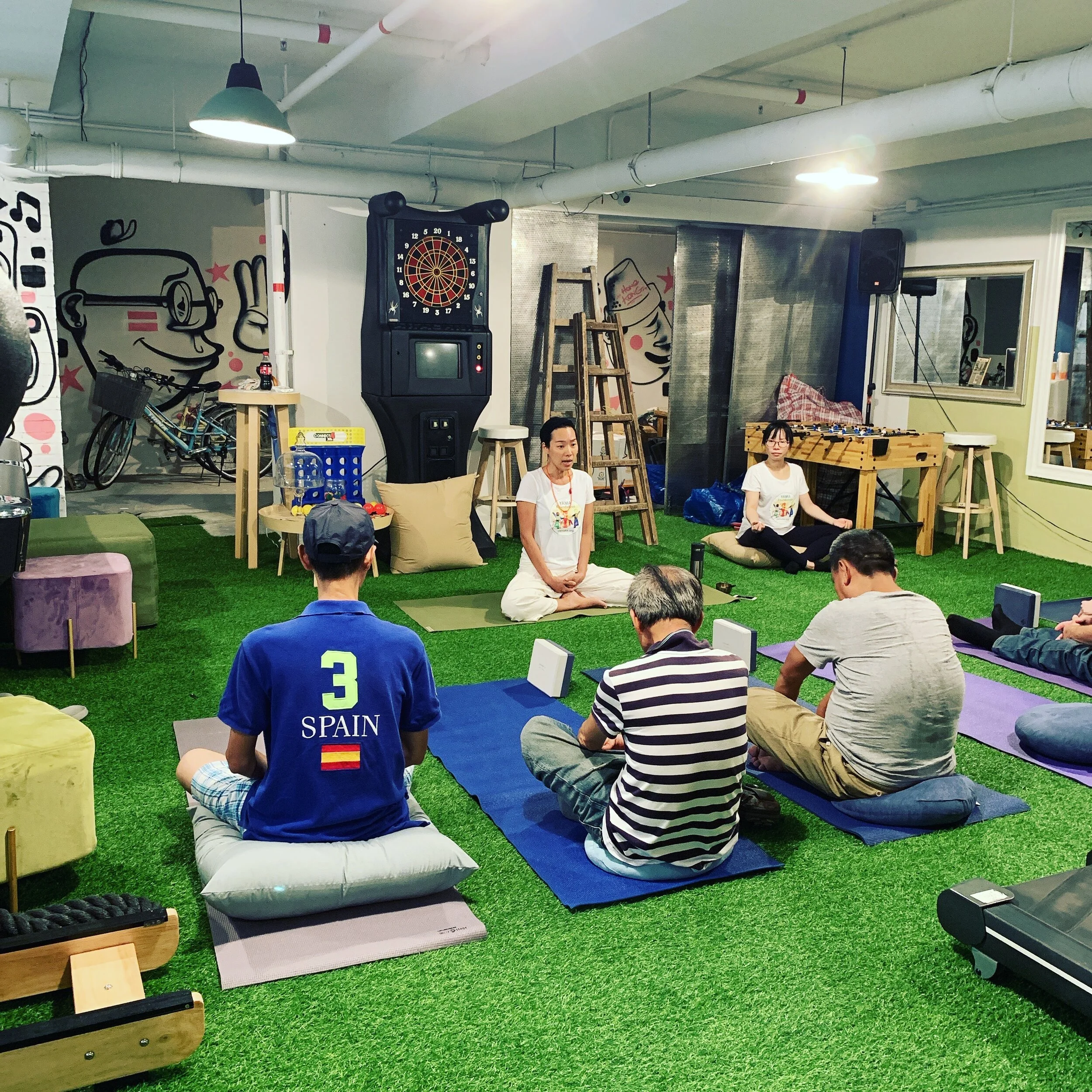HongKong-Yoga-Homeless.jpeg