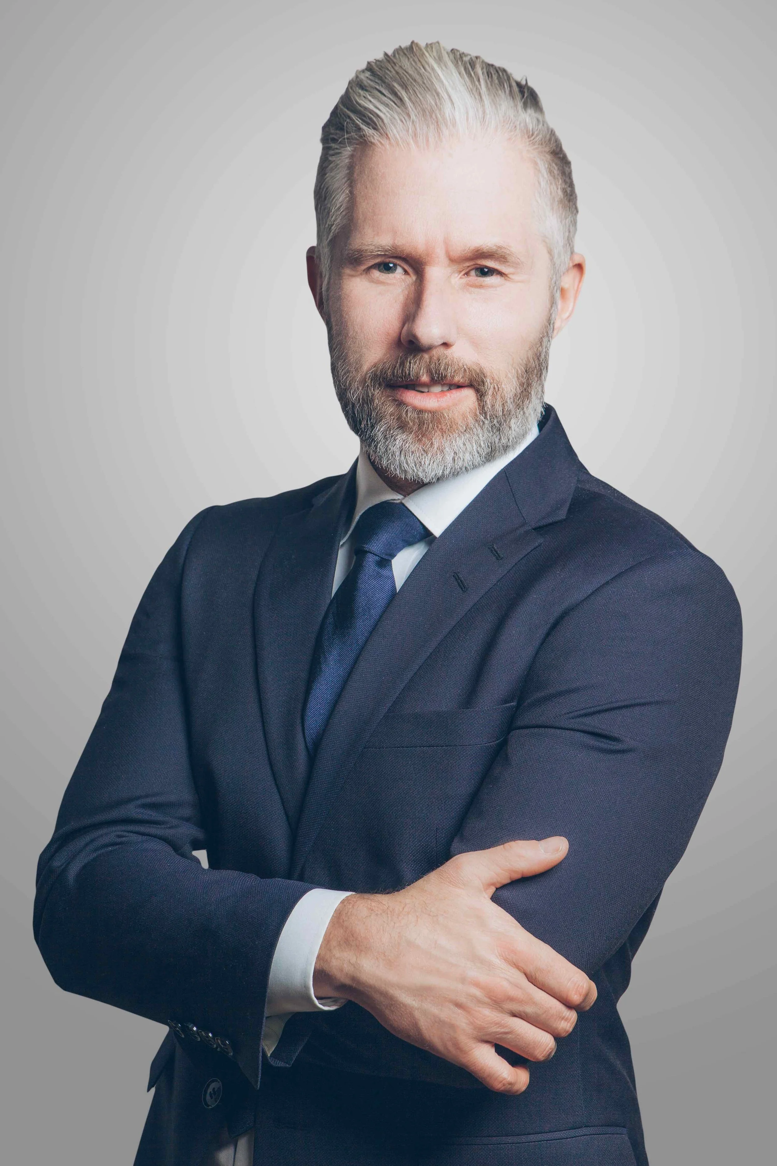 Ring oss så berättar vi mer vad vi kan göra för er! - Patrik Wincent VD - Fondberg & Wincent