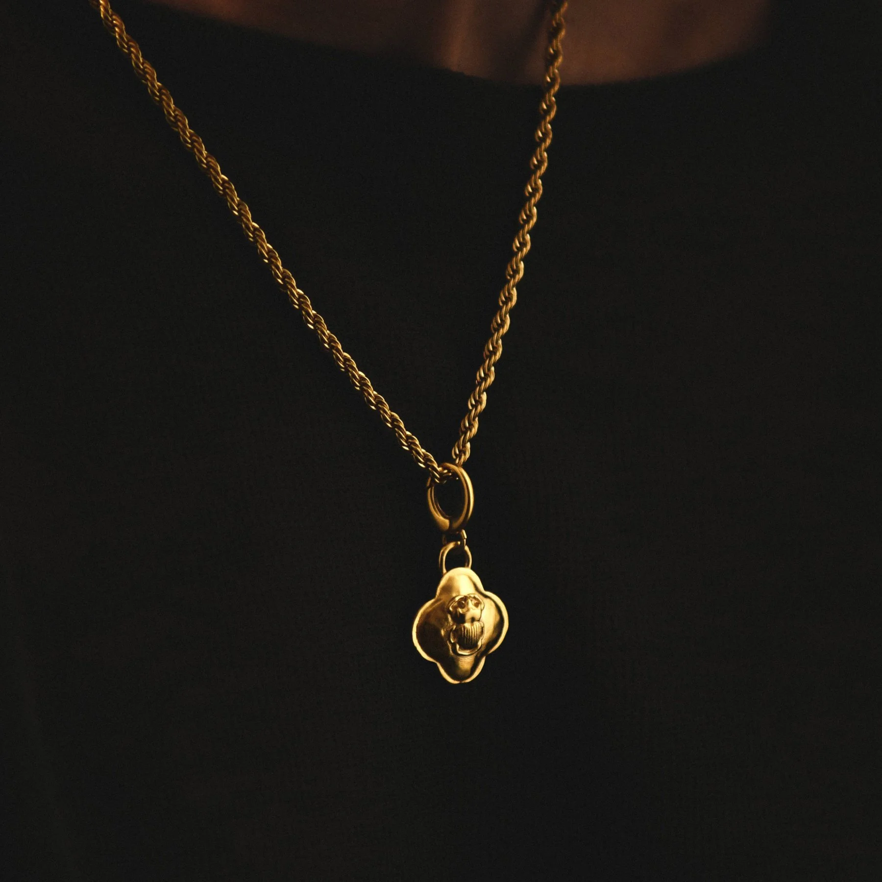 pendentif-scarabee-amovible-or.2jpg.jpg