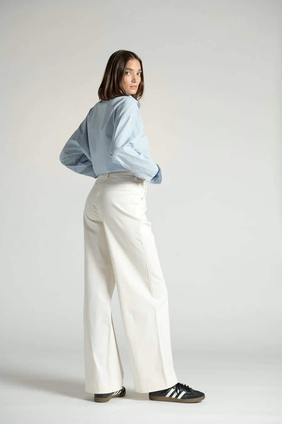chemise ragdoll crop bleu 2.jpeg