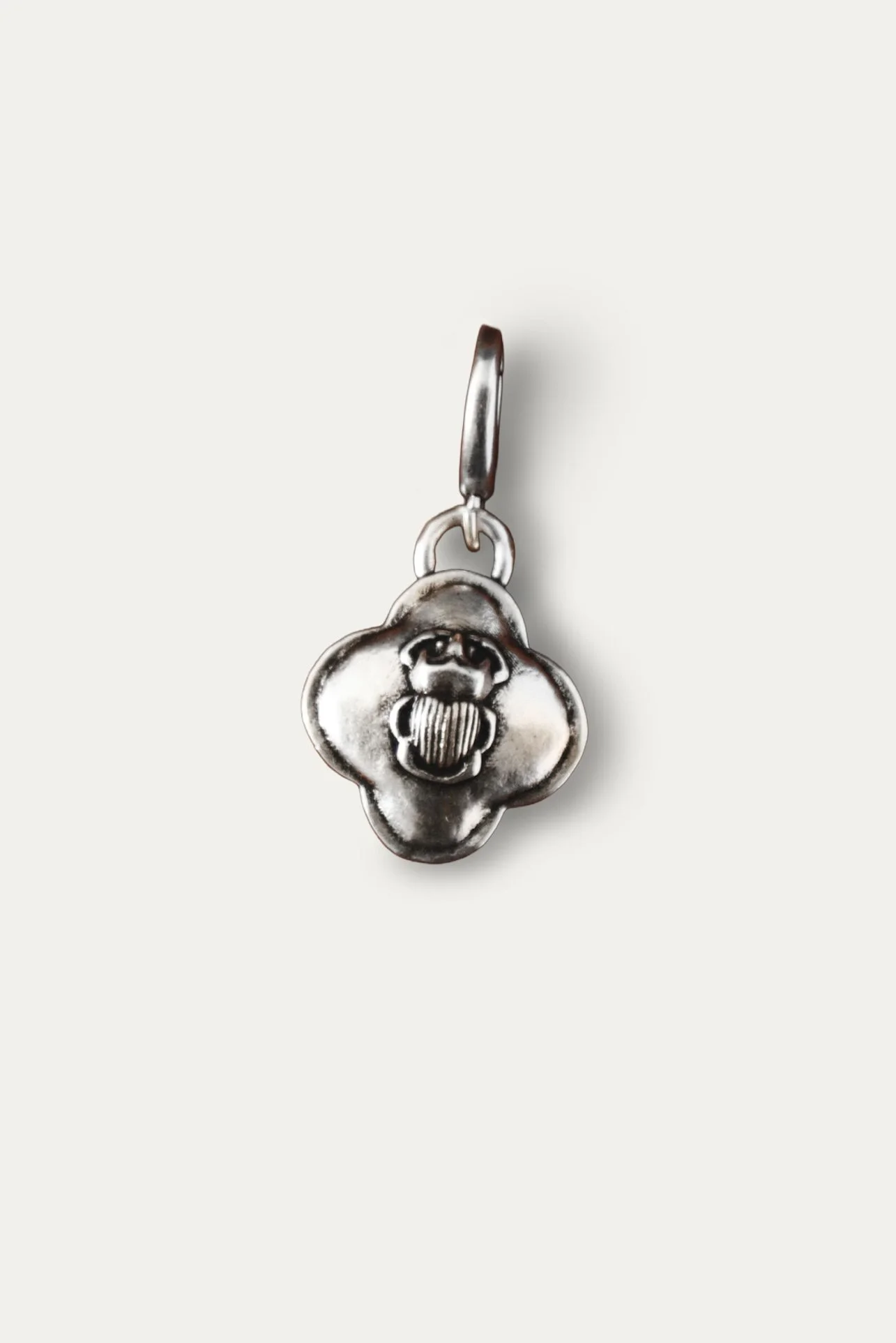 pendentif-scarabee-amovible&-argent.jpg