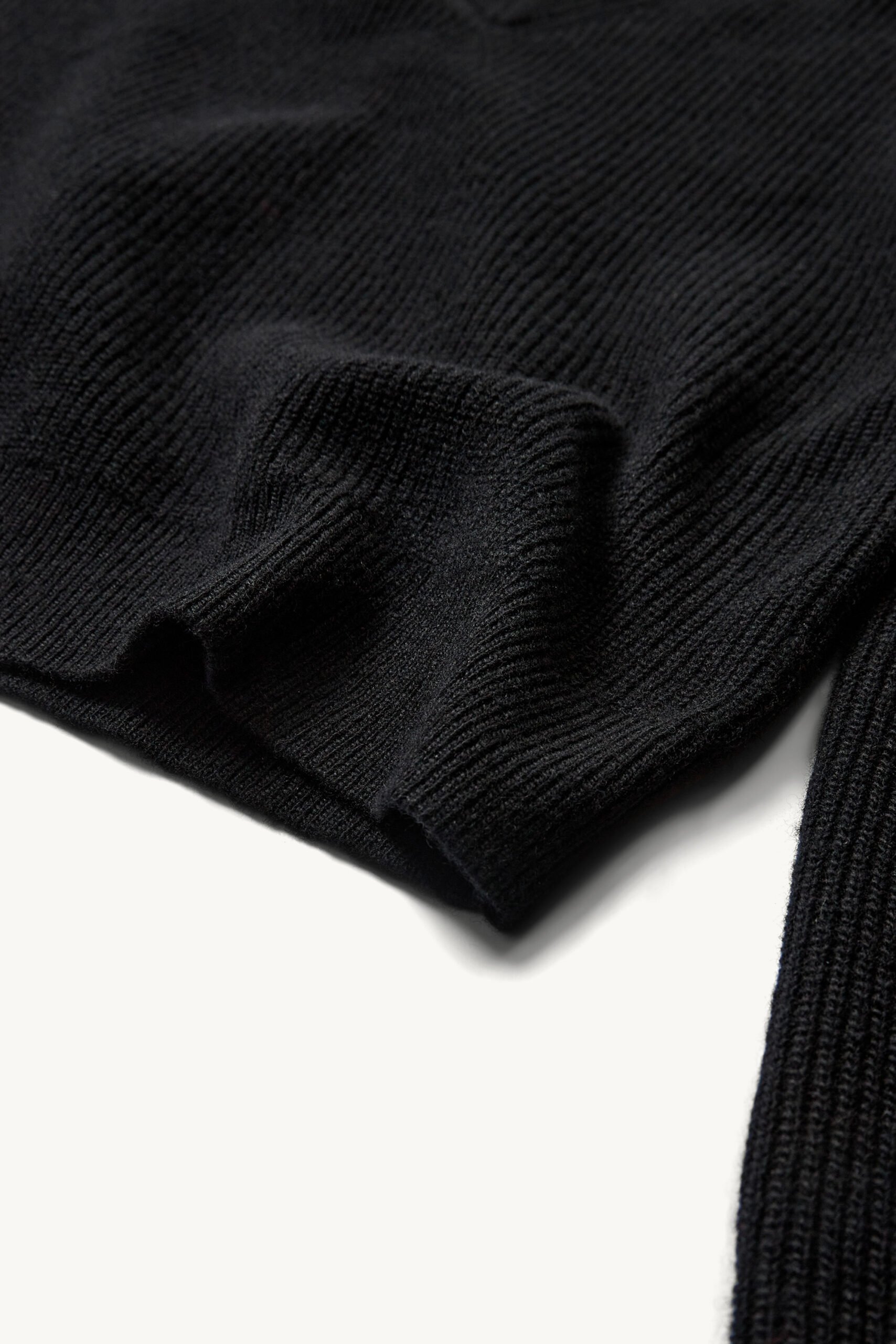 The Garment - Como Sleeve Knit - Black