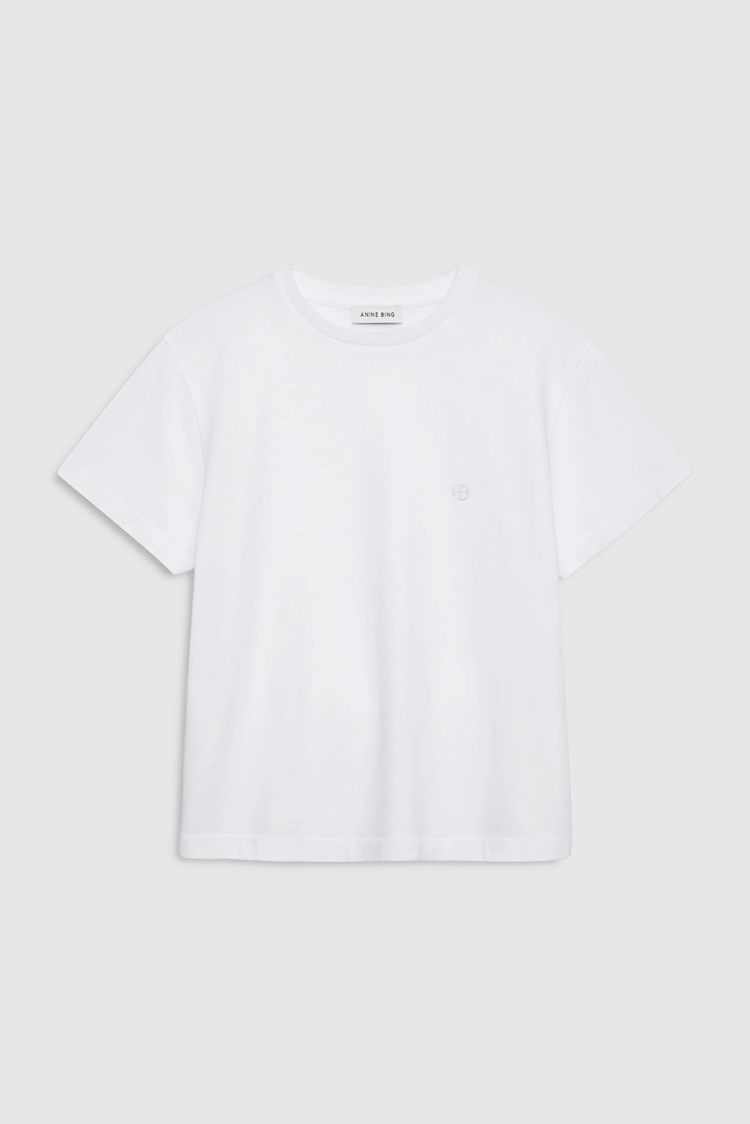 SHELLEY TEE - WHITE_A-08-12680-WTI26_PACKSHOT_01.jpg