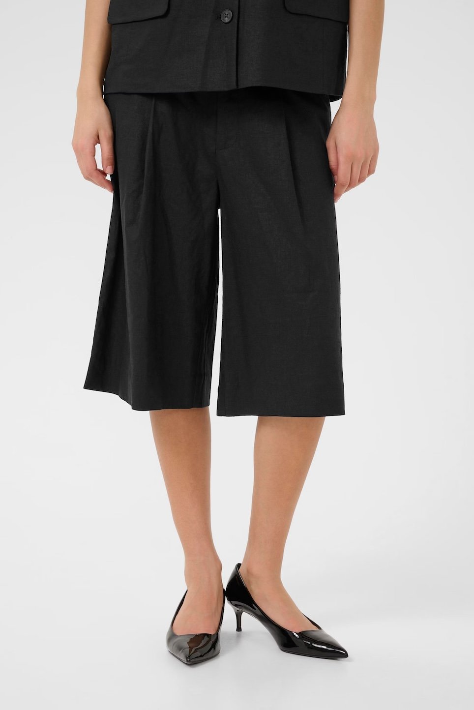 Gestuz - Zizza Linen Short - Black
