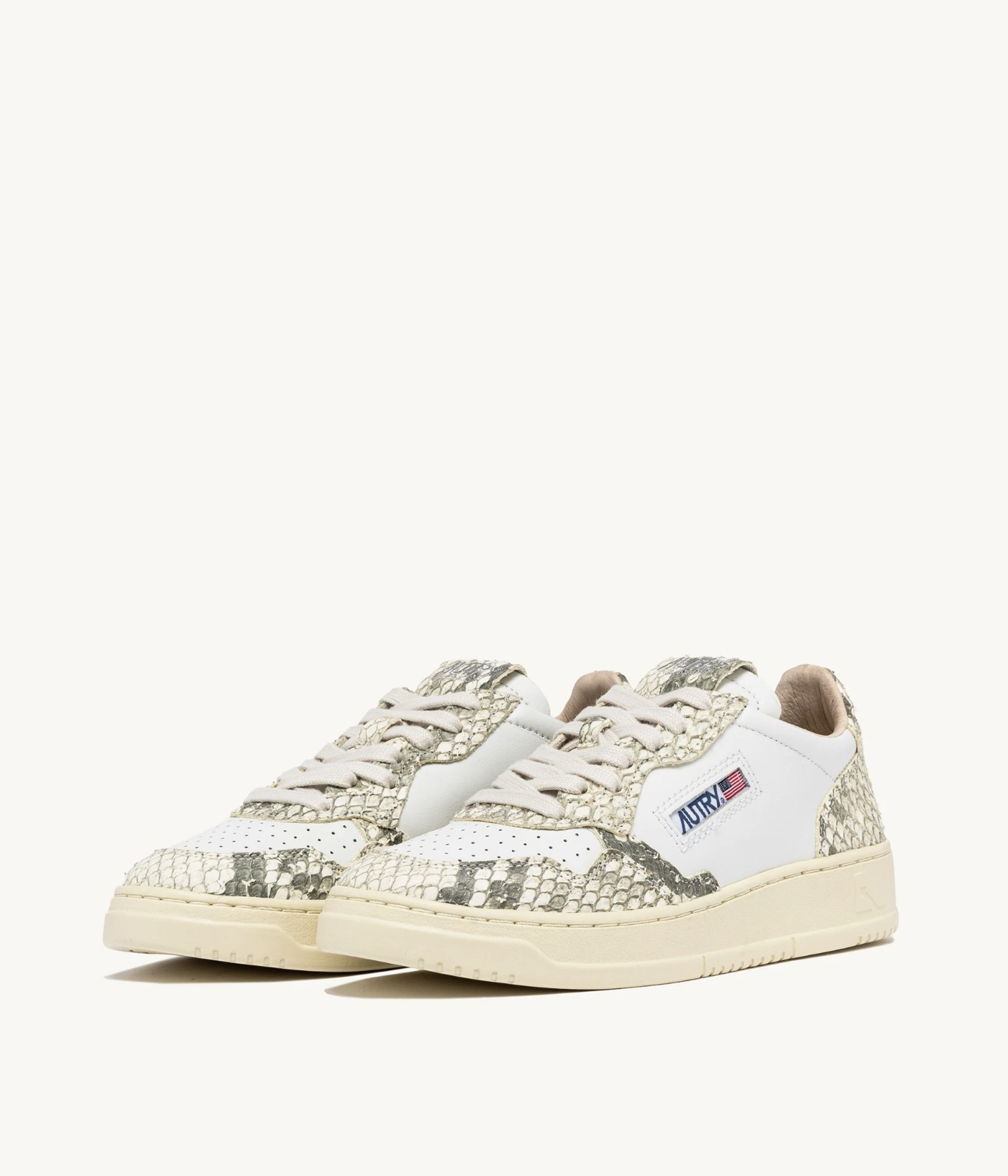 Autry - Low Bico Med Diamond VE01 - Python