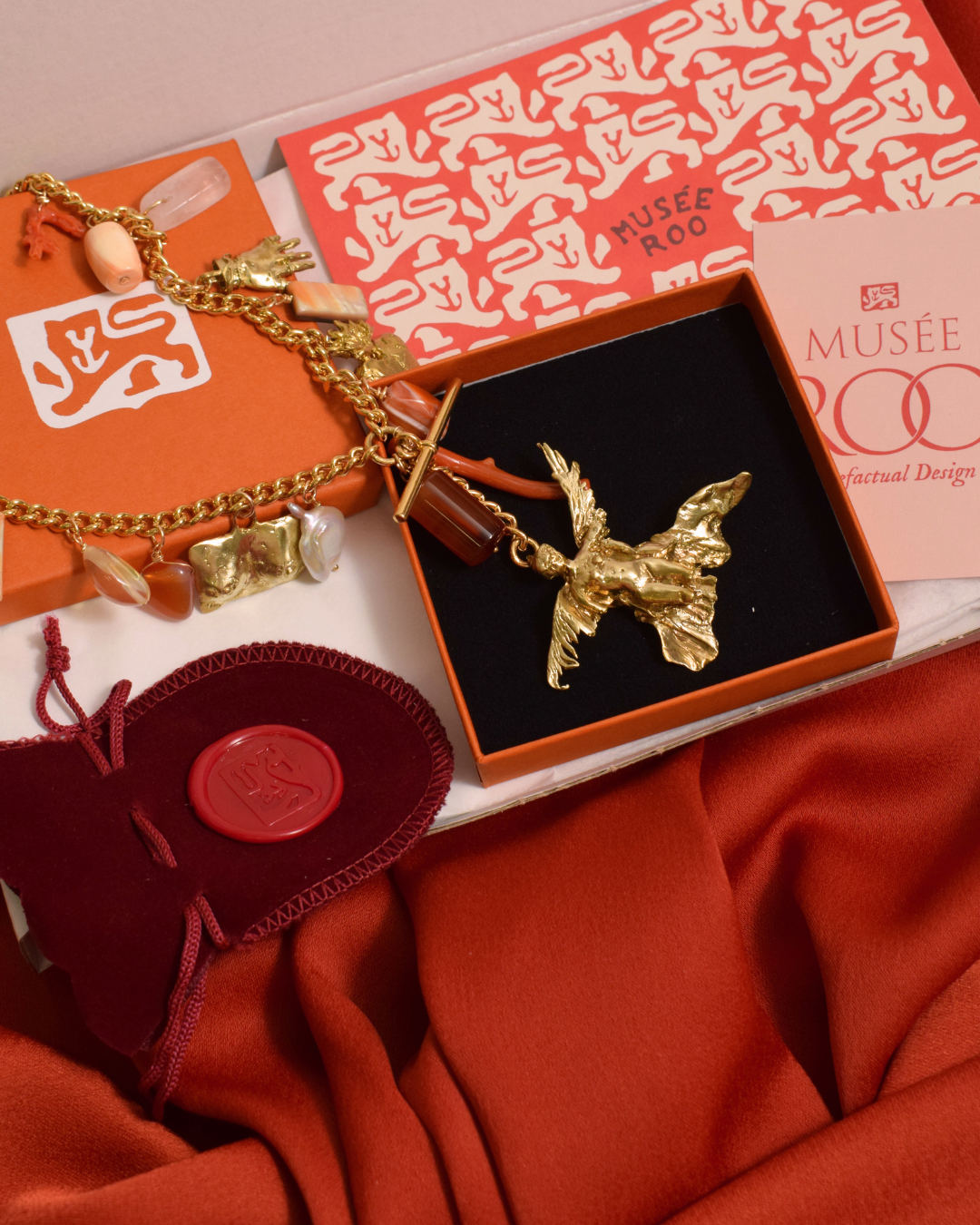 Courageous Nike Necklace — Musée Roo