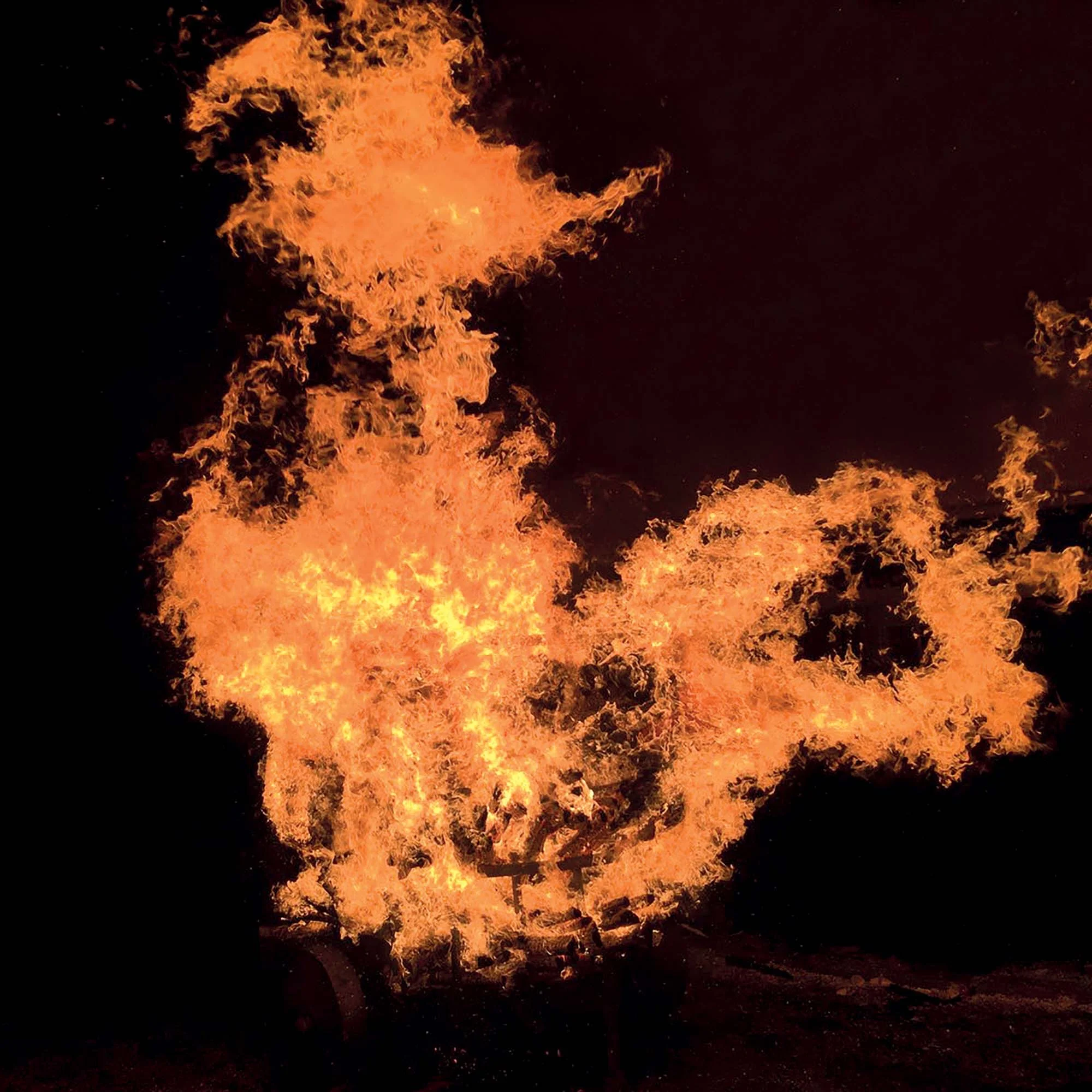 sp_1Feuer_edit-3000+x+2250-LR-Louis.jpg