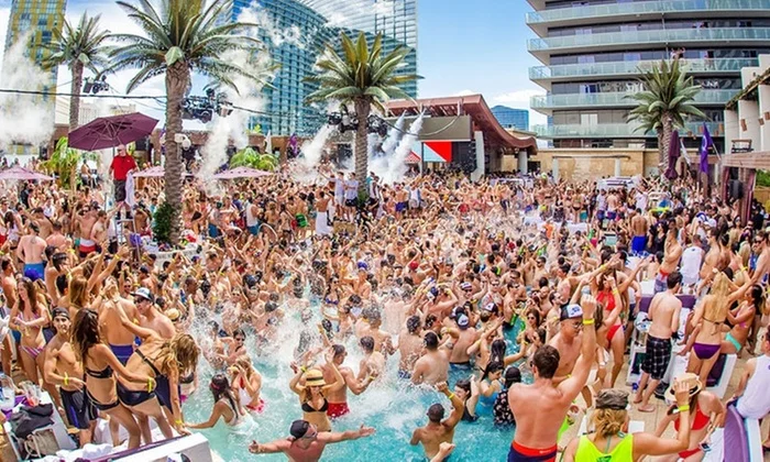 DraisNightclub bottle service view from a VIP bottle service table. VIP entry and Bottle service by unlock las vegas