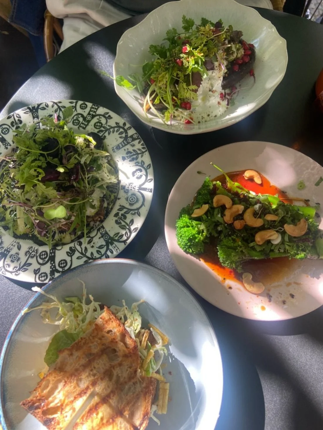 We LOVE it when you make sunny tasty pictures of our food 🥰! Thank you @ooomyfoodie for this lovely 📸! Come &amp; join us this weekend too, open Sat-Sun 9-16h!

#racine #racinepakt #paktantwerpen #antwerpfood #foodinantwerp