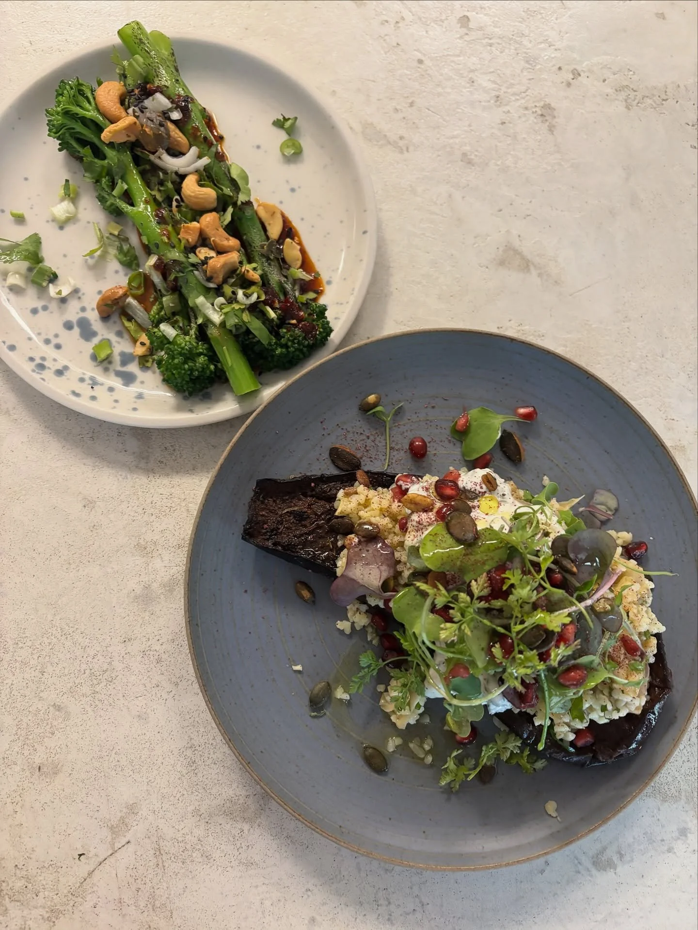 The Robin to Batman. The Samson to Gertje.
Every hero needs a sidekick &mdash; and our sm&oslash;rrebr&oslash;d are no different.
Add a side dish for that little extra sparkle ✨

🥗 Green Salad with Lemon Dressing
🥬 Korean Caesar Salad
🍆 Chermoula 