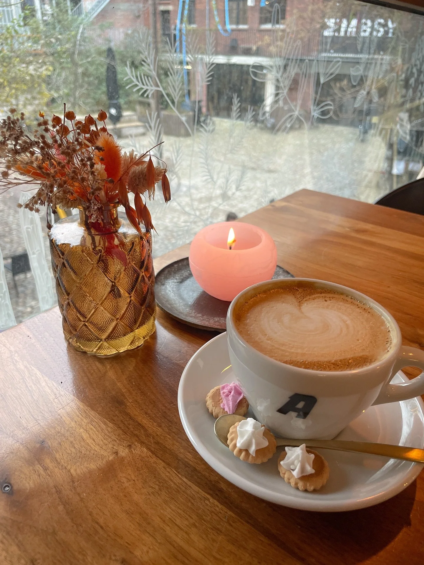 Ready for you! Come by at @paktantwerpen for early breaky, lunch, coffee and/or sweets. Happy weekend!