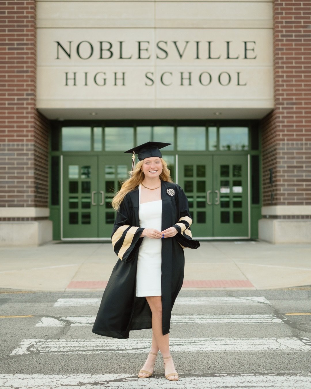 Caylee.

Cap and gown session done and I loved how these turned out. Caylee was a blast to work with and it shows. Her mom Amanda joined us for the session too, which made it even more special.
Wishing you the best as you head to IU next fall, Caylee