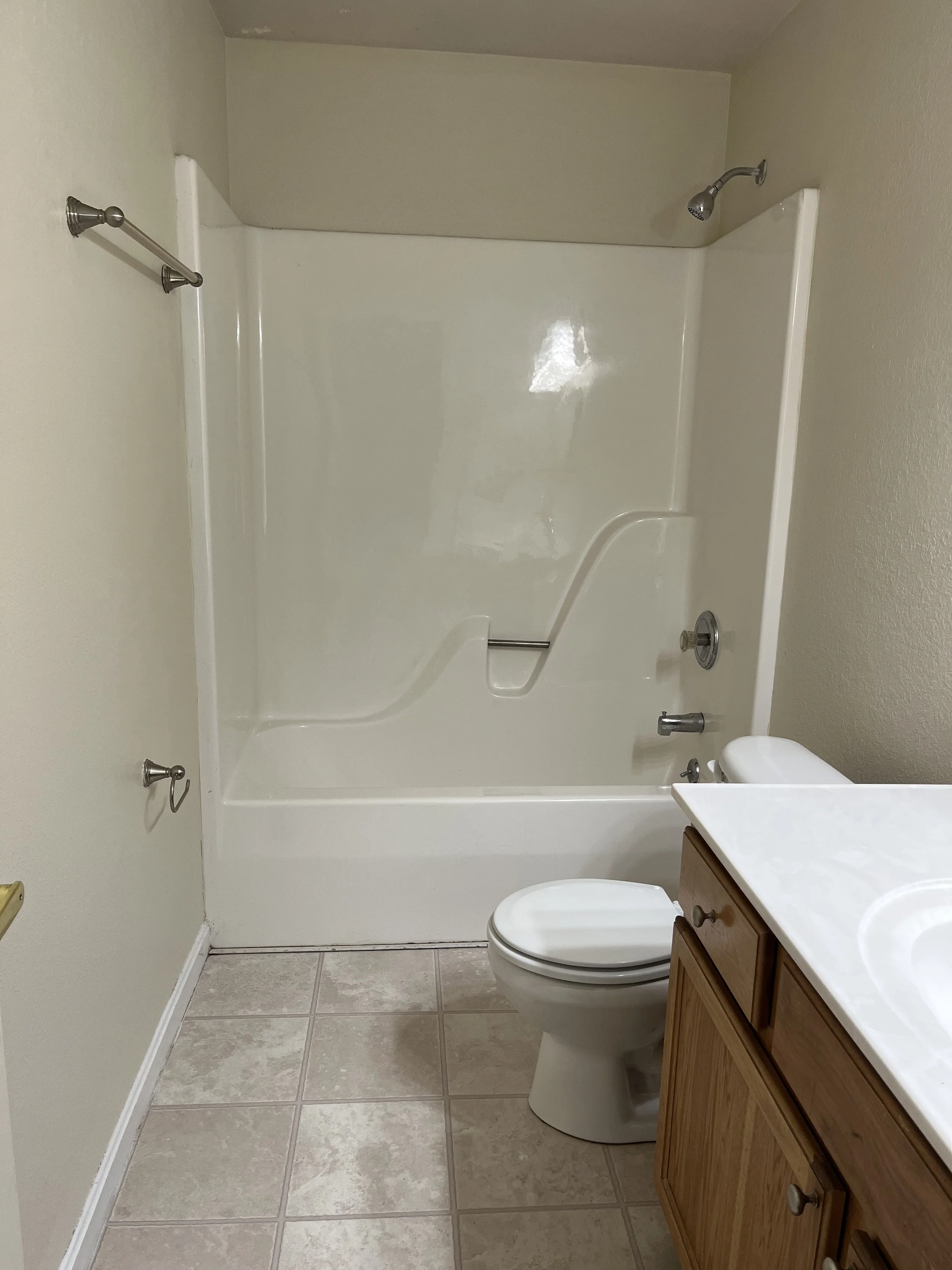 Bathroom1.jpg